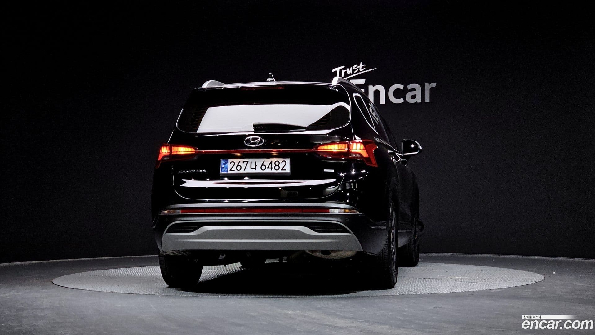 Main__Slider__Photo:Santafe Hyundai 2022.4-3