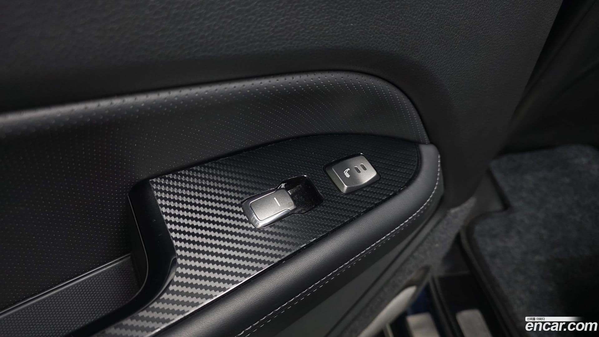 Main__Slider__Photo:Rexton KG_Mobility_Ssangyong 2018.9-18