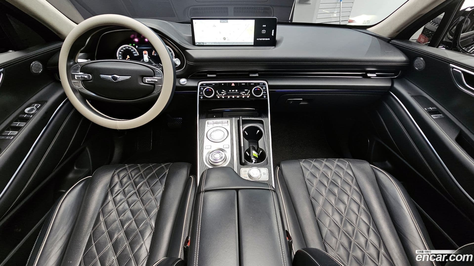 Main__Slider__Photo:GV80 Genesis 2020.4-6