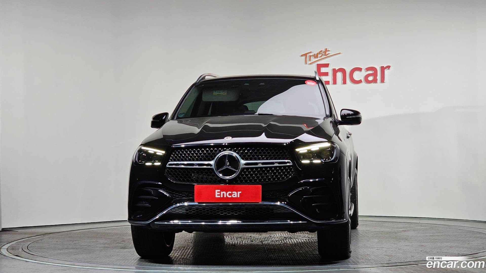 Main__Slider__Photo:GLE-Class Mercedes-Benz 2024.1-2