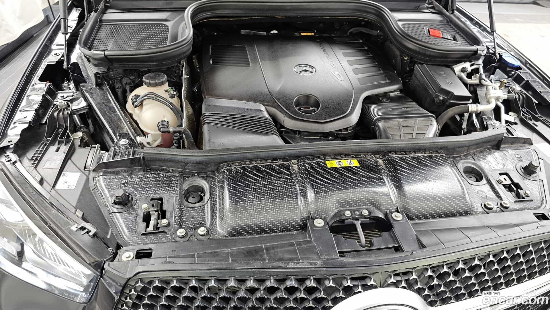 GLE-Class Mercedes-Benz 2024.1-INNER-006