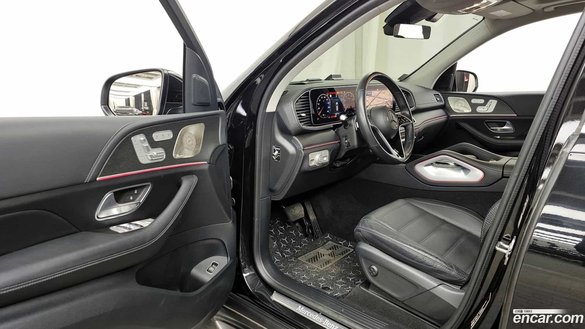 GLE-Class Mercedes-Benz 2024.1-INNER-010