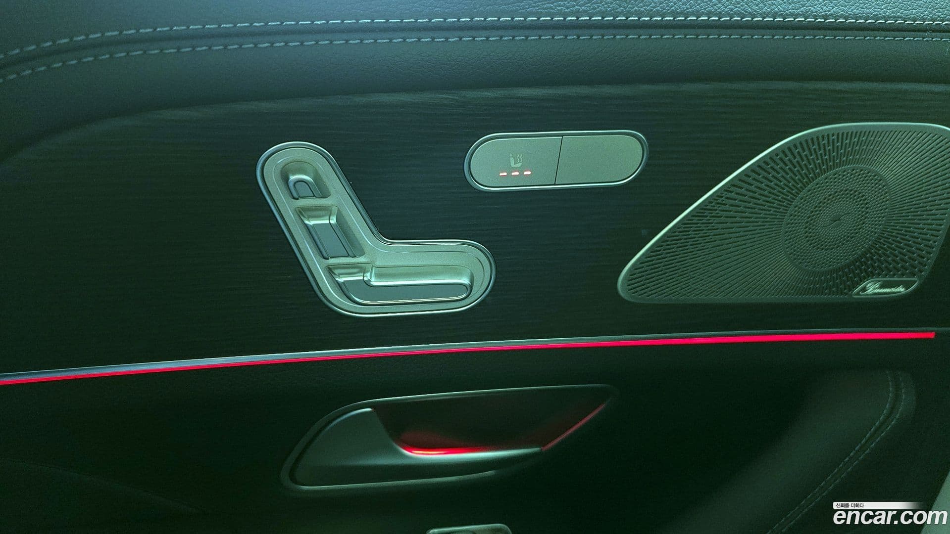 Main__Slider__Photo:GLE-Class Mercedes-Benz 2024.1-17