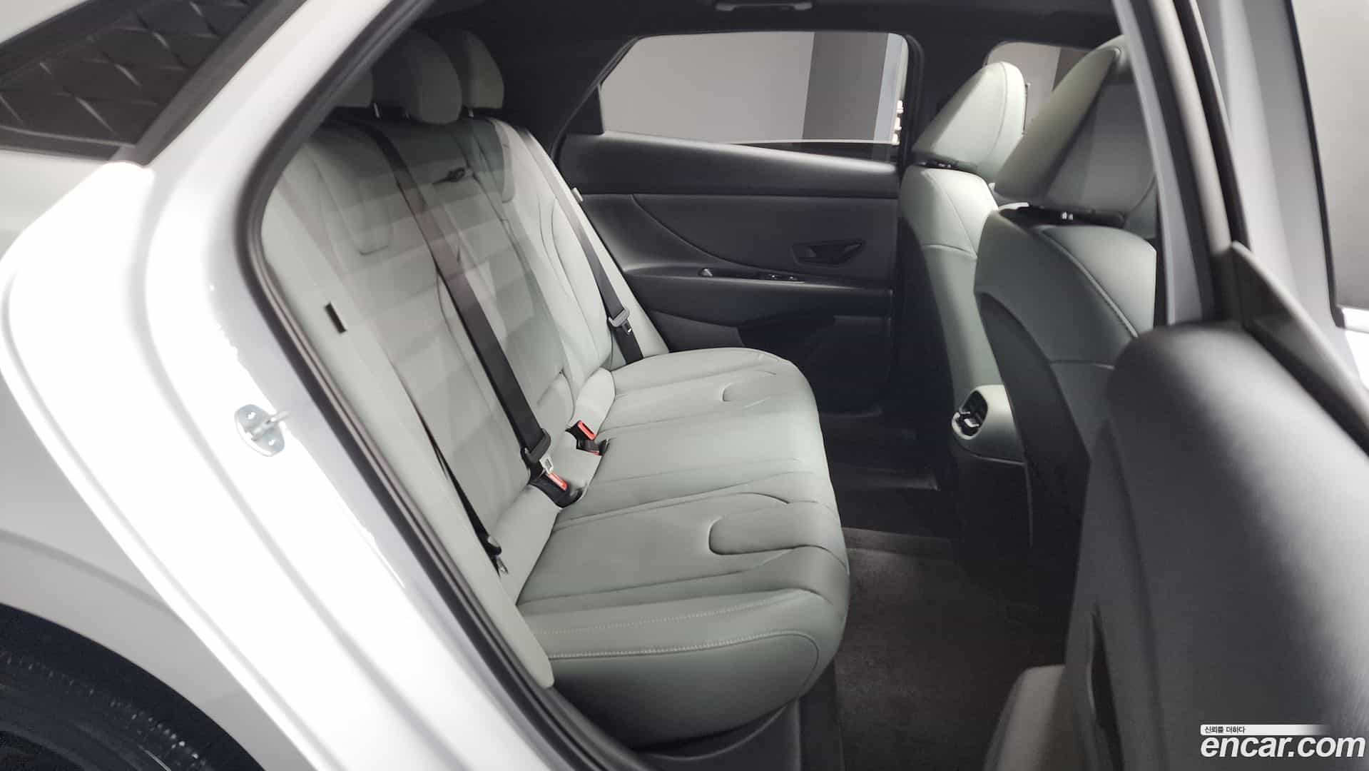 AVANTE Hyundai 2023.3-OPTION-016