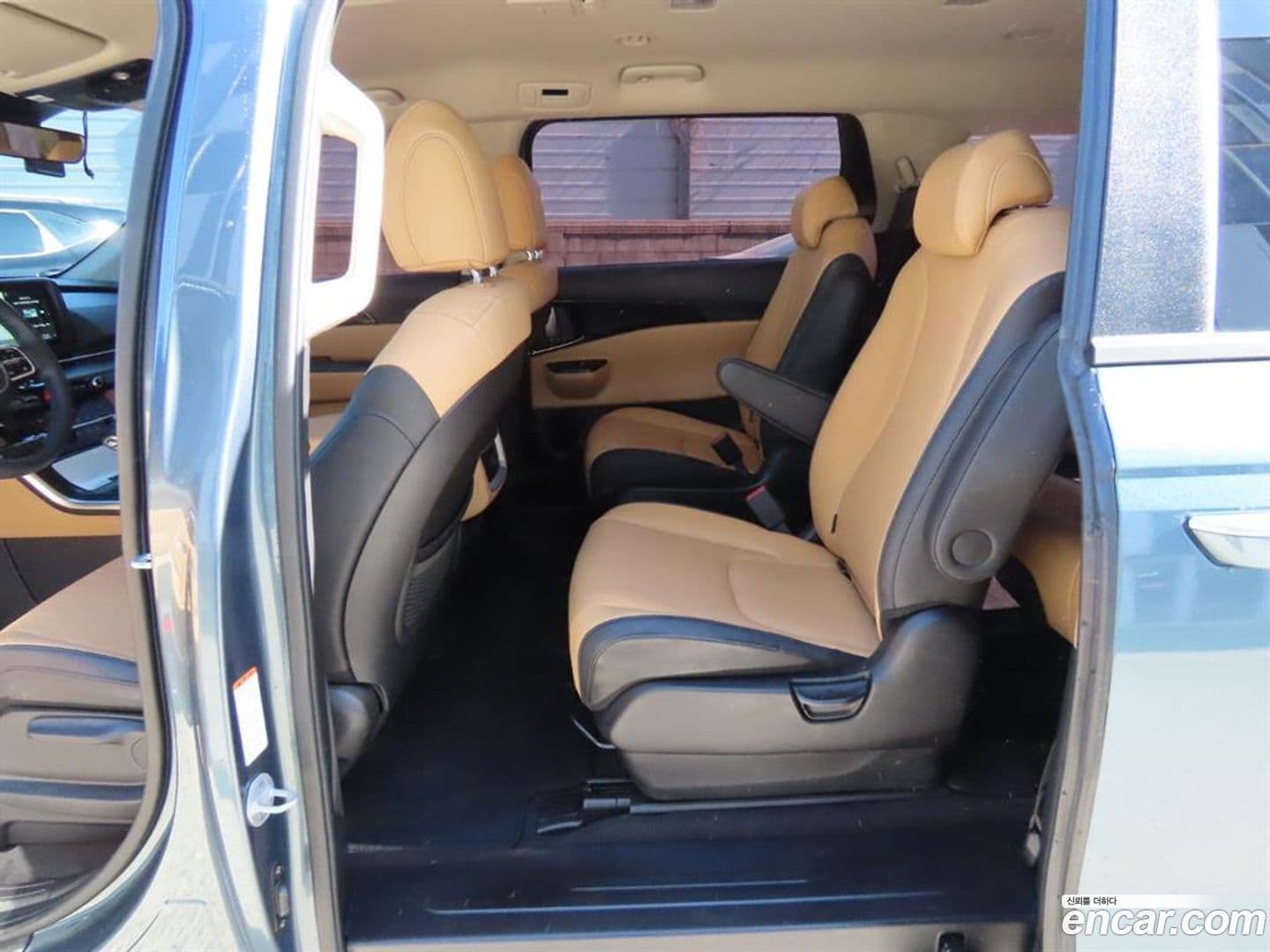 Main__Slider__Photo:Canival Kia 2021.8-5