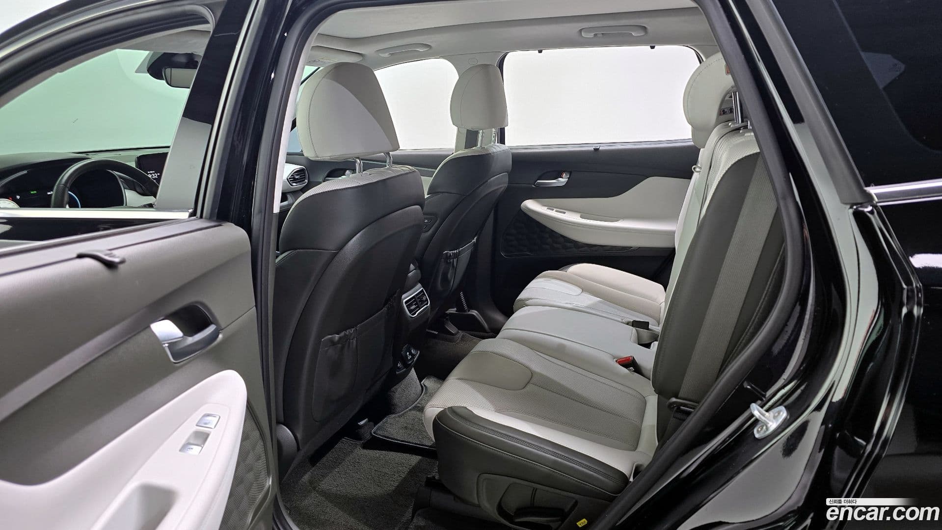 Main__Slider__Photo:Santafe Hyundai 2020.11-10