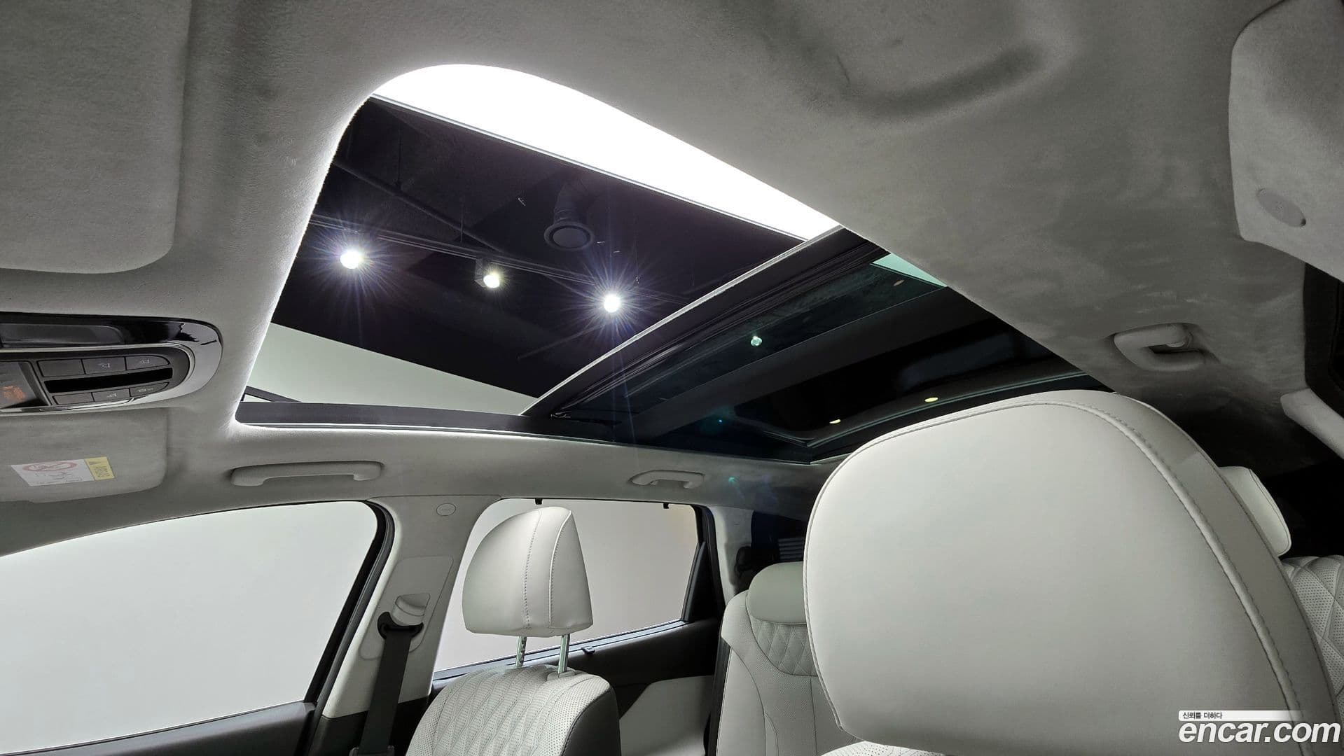 Main__Slider__Photo:Santafe Hyundai 2020.11-18