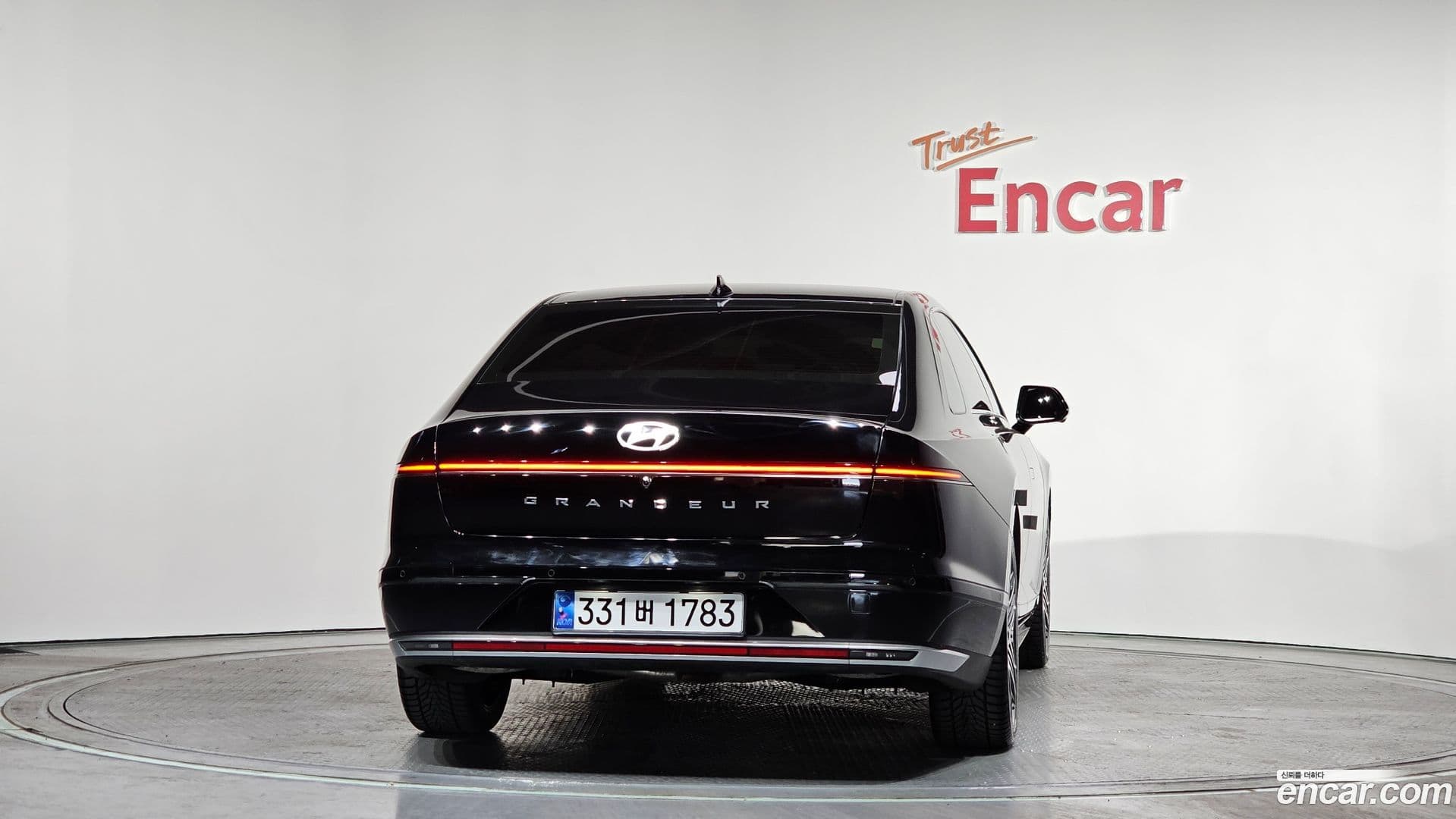 Main__Slider__Photo:Grandeur Hyundai 2023.1-3