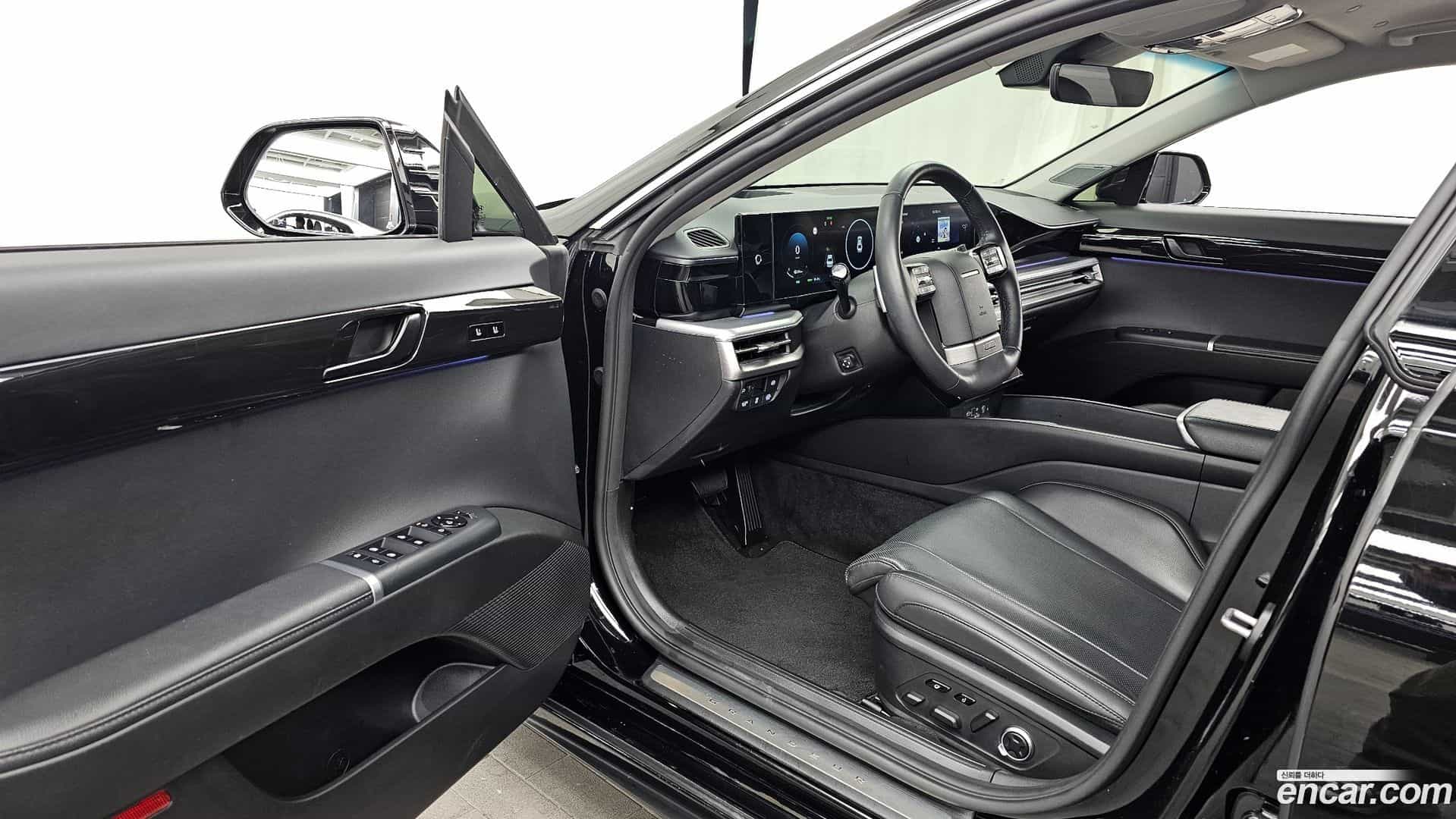 Grandeur Hyundai 2023.1-INNER-010