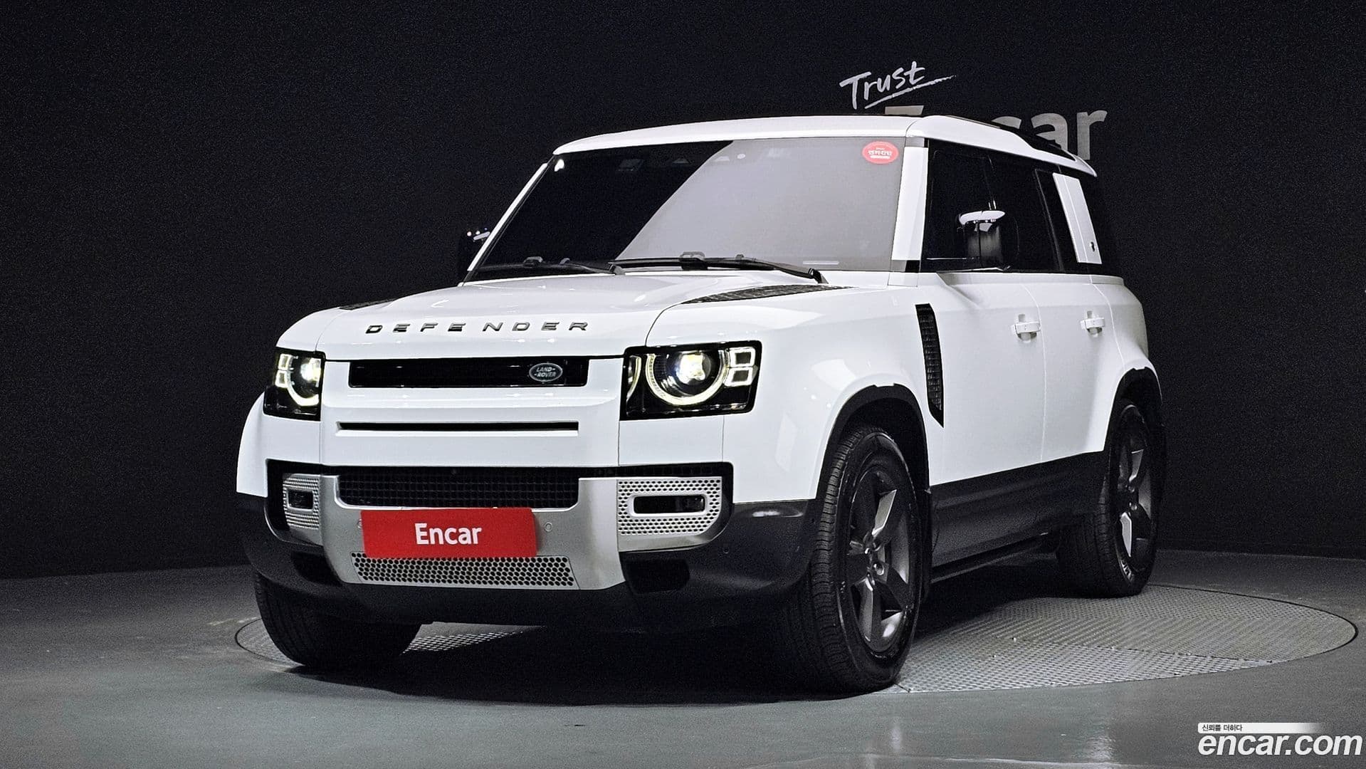 Main__Slider__Photo:Defender Land Rover 2021.11-0