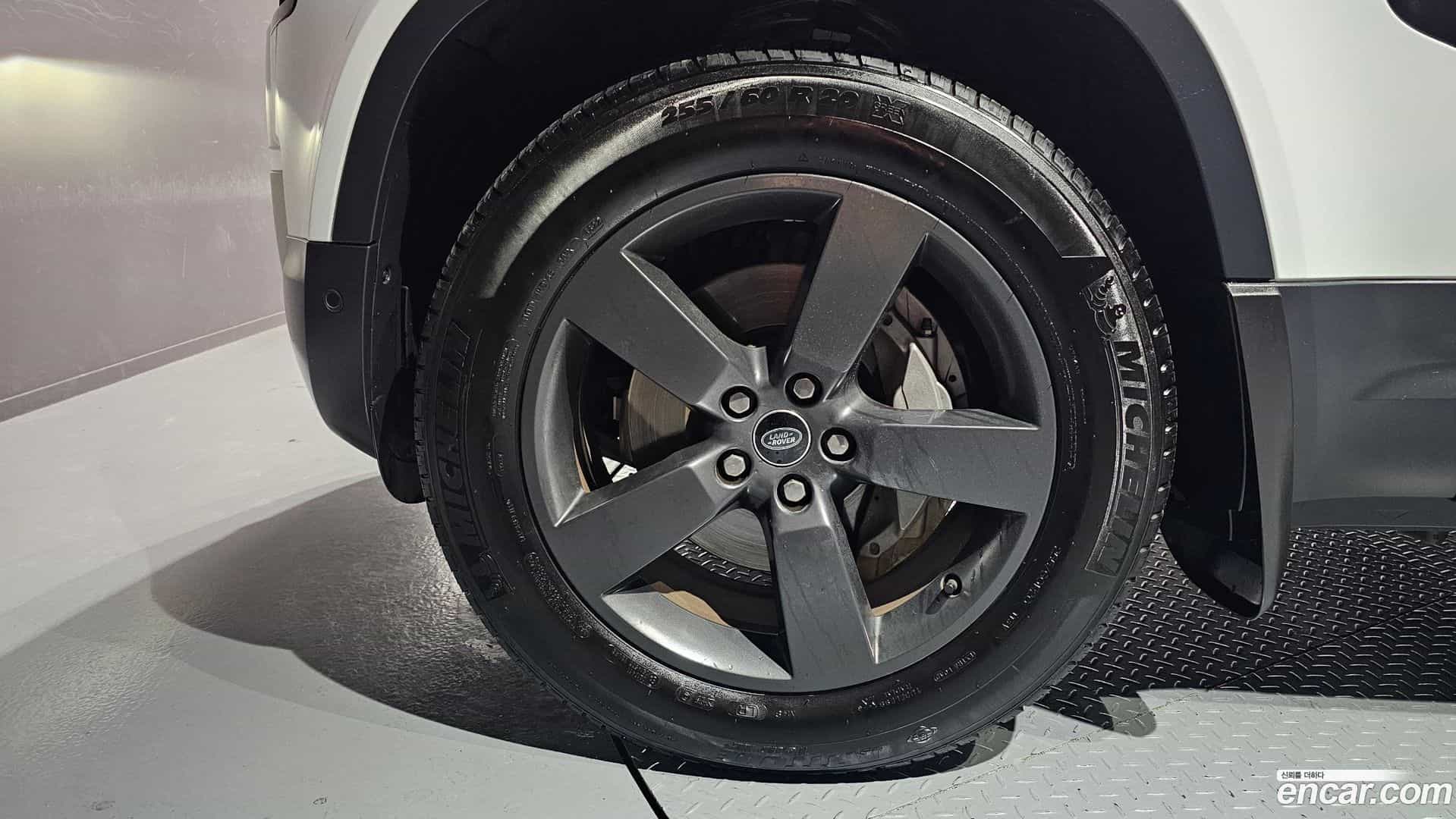 Defender Land Rover 2021.11-OUTER-005