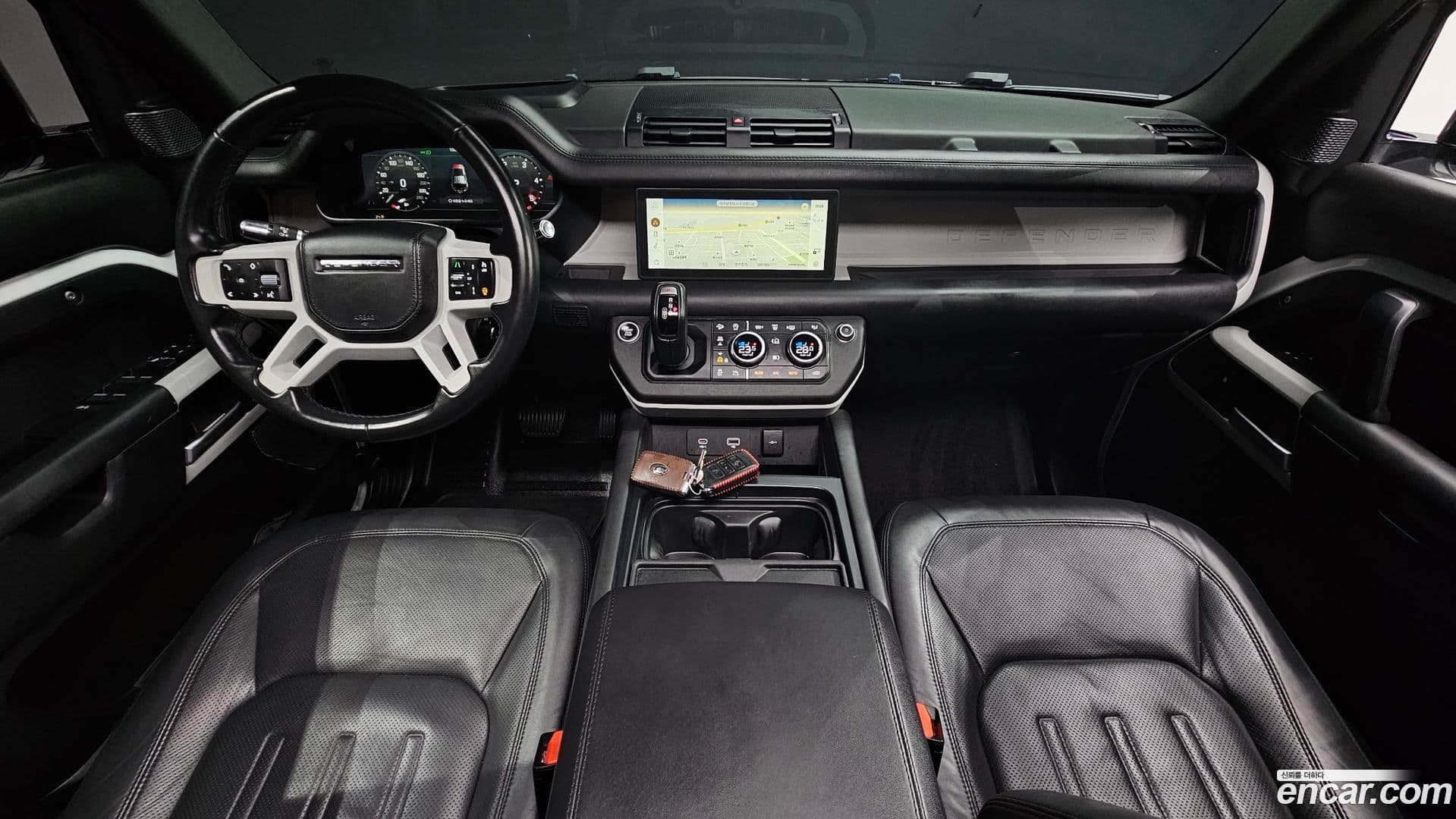 Main__Slider__Photo:Defender Land Rover 2021.11-6