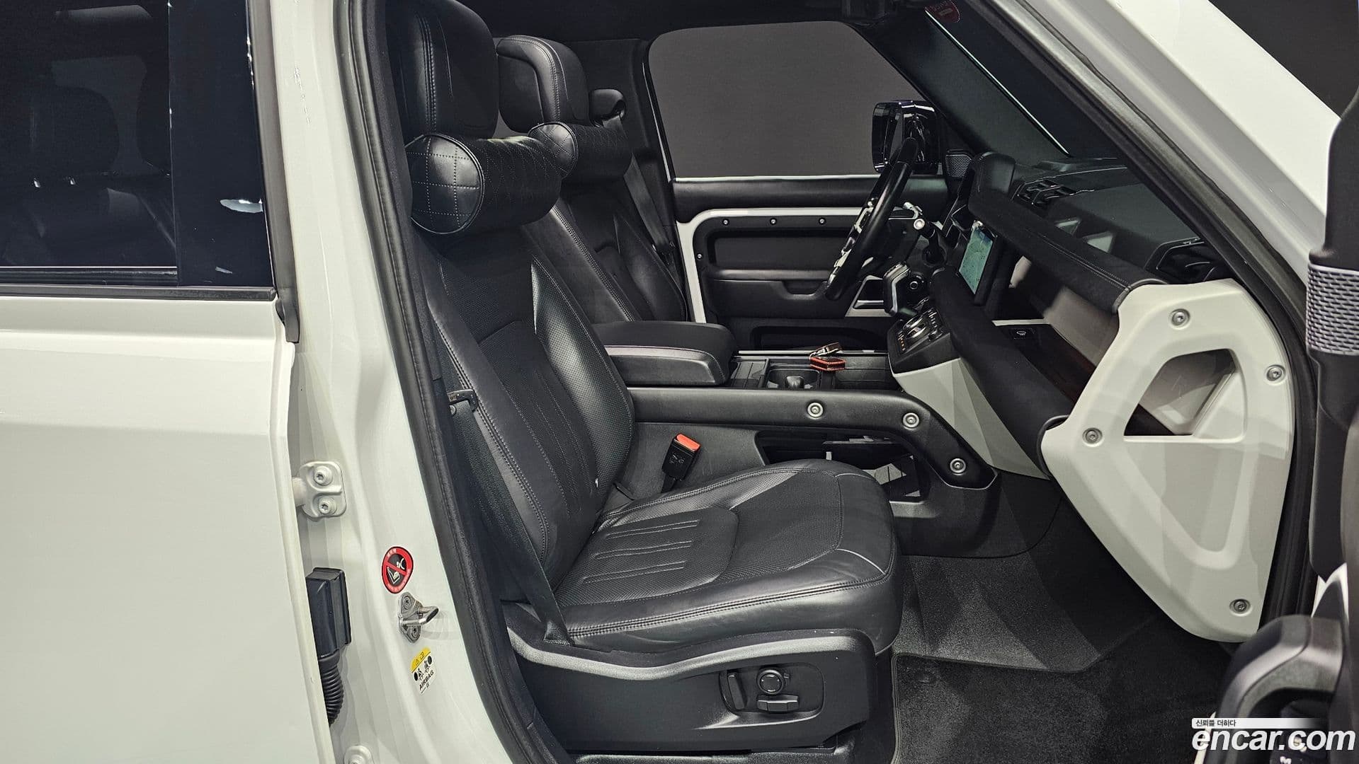 Main__Slider__Photo:Defender Land Rover 2021.11-9