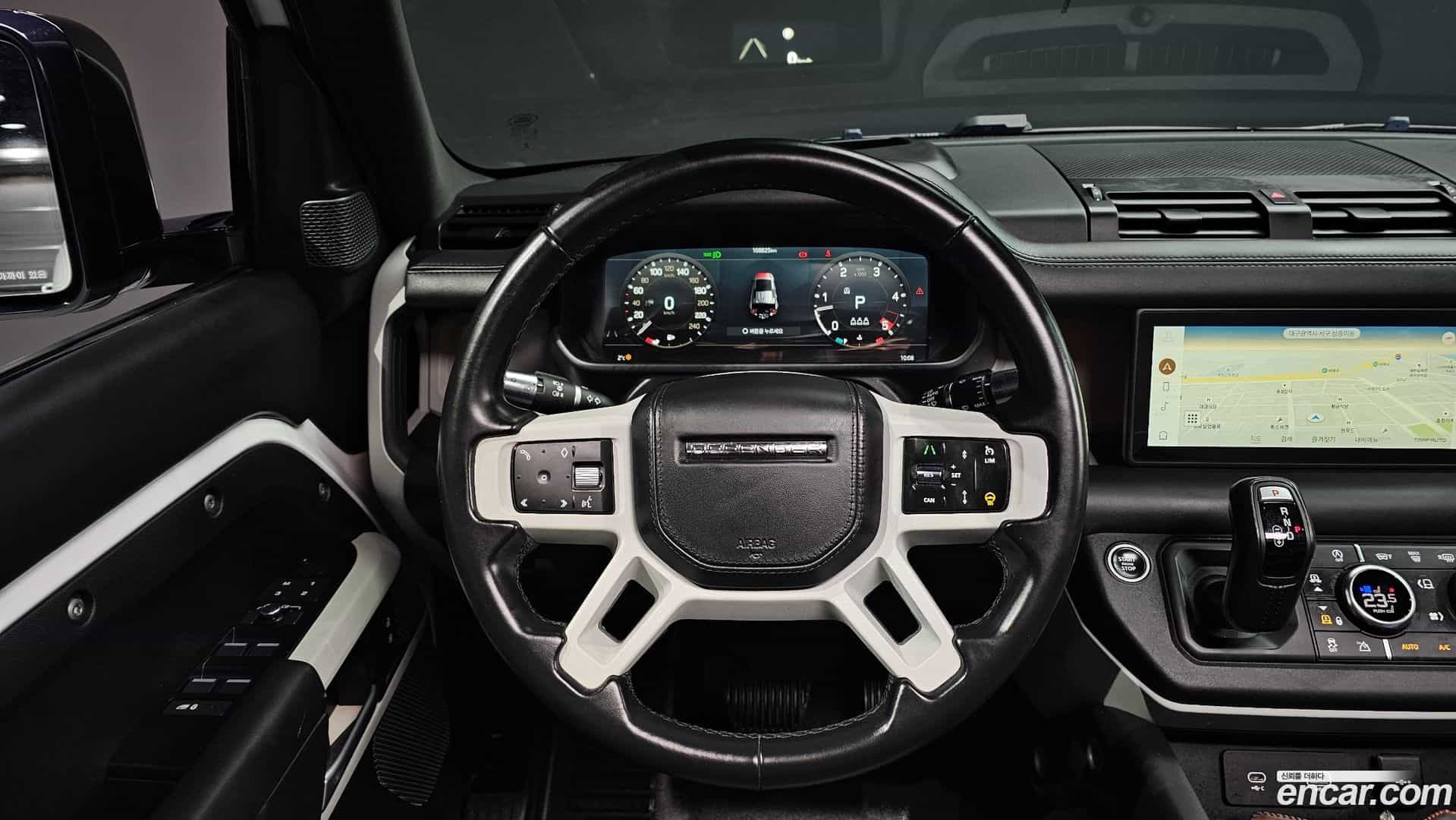 Defender Land Rover 2021.11-OPTION-017