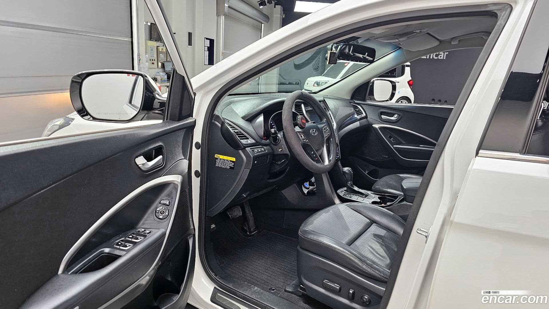 Main__Slider__Photo:Santafe Hyundai 2014.0-9