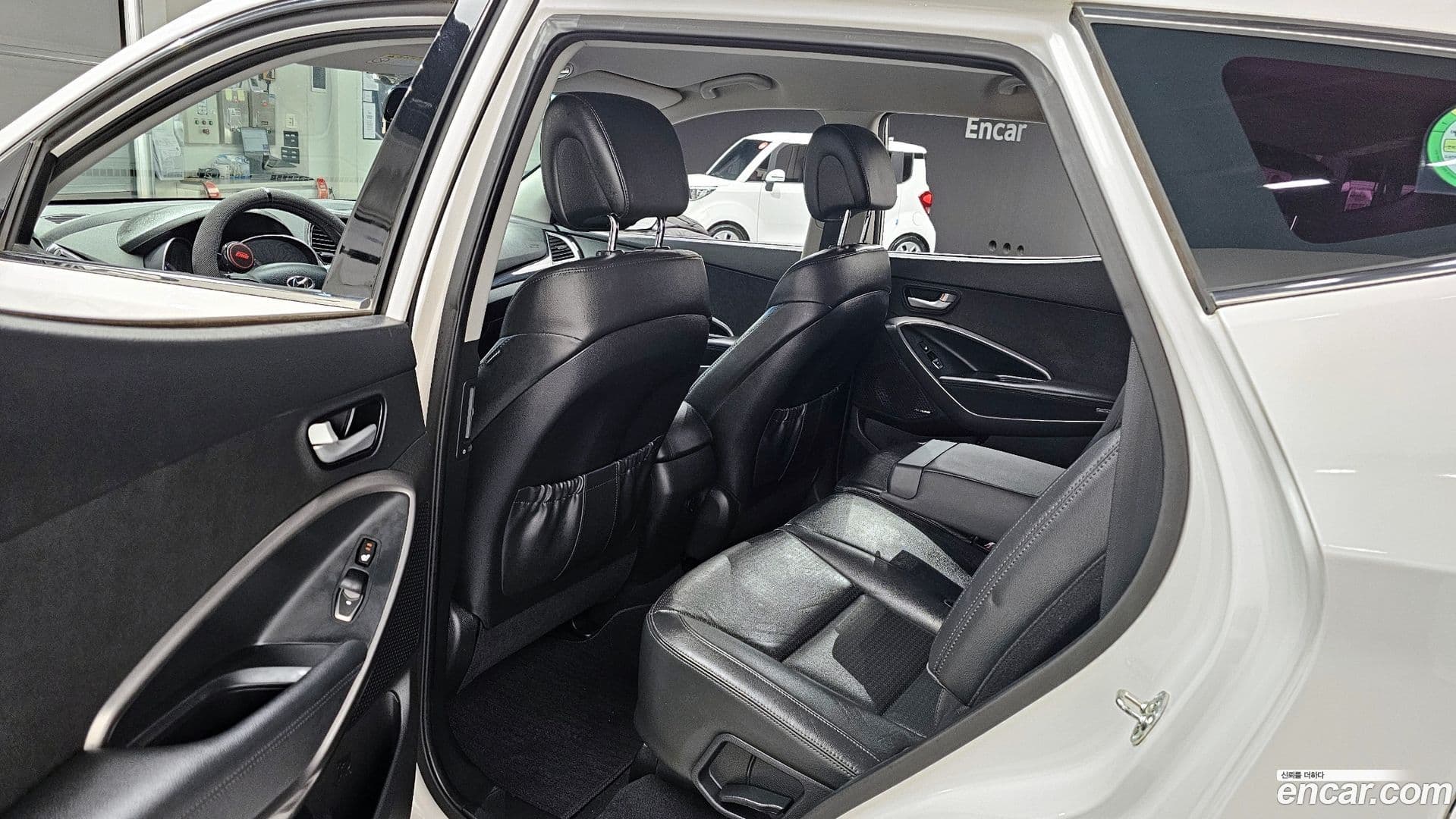 Main__Slider__Photo:Santafe Hyundai 2014.0-10