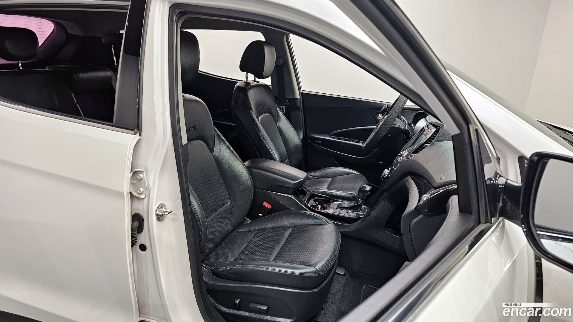 Main__Slider__Photo:Santafe Hyundai 2014.0-11