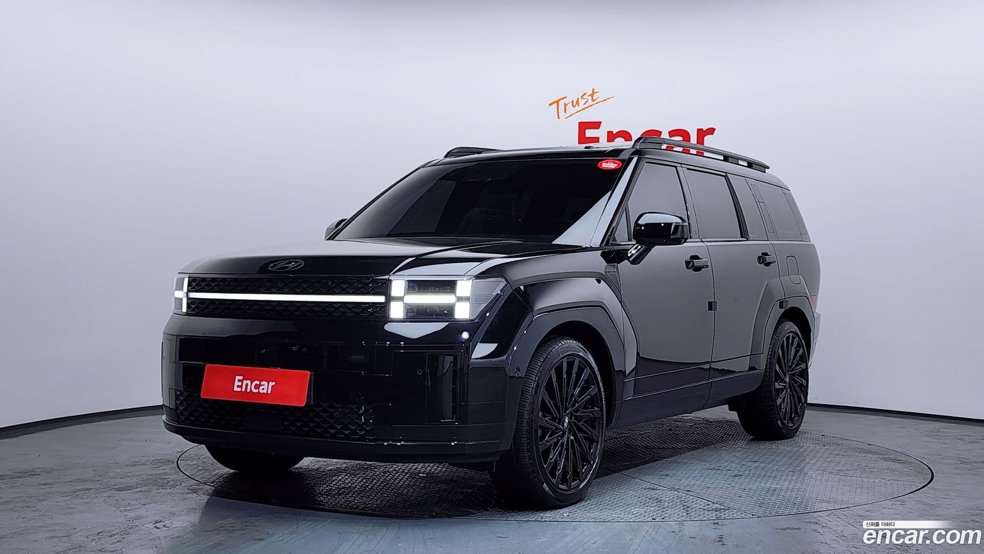 Main__Slider__Photo:Santafe Hyundai 2025.3-0