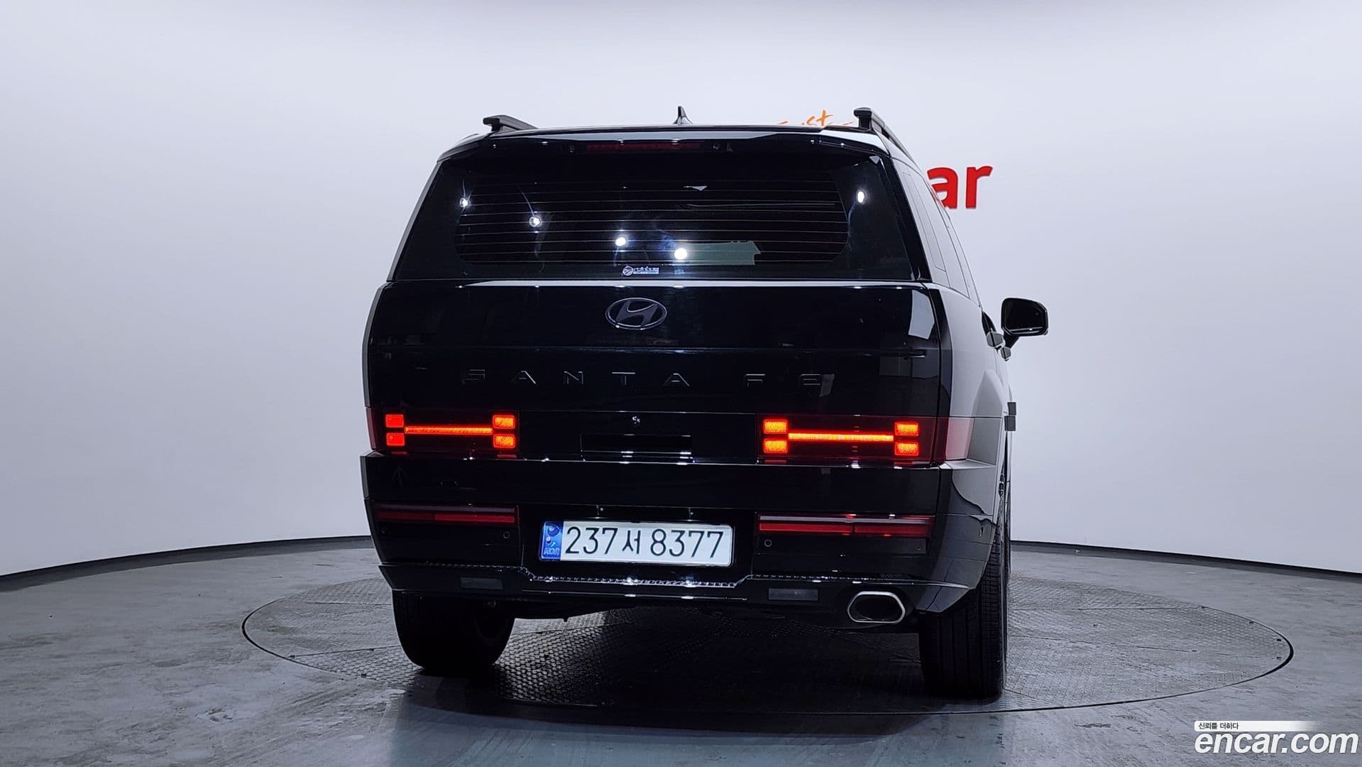 Main__Slider__Photo:Santafe Hyundai 2025.3-3