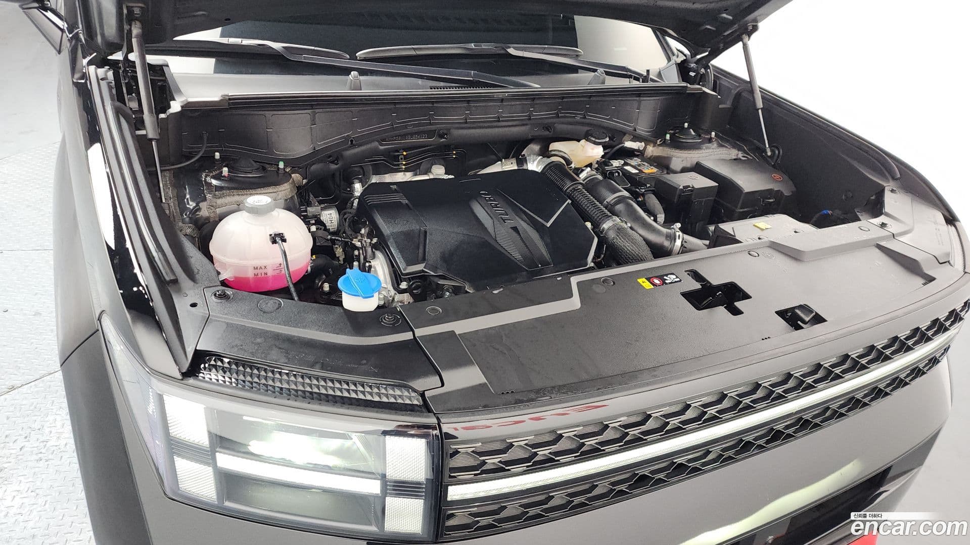 Main__Slider__Photo:Santafe Hyundai 2025.3-5