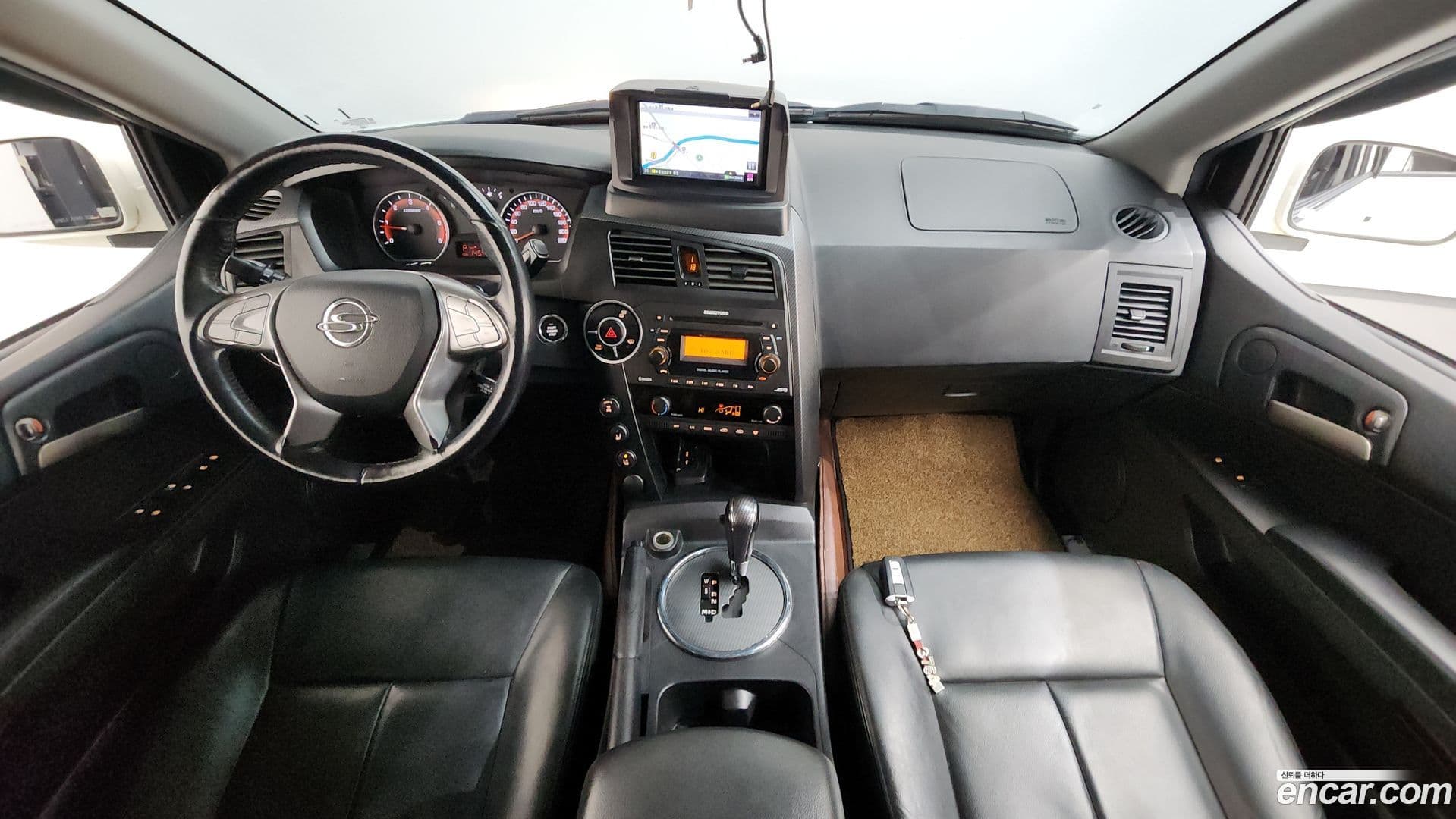 Main__Slider__Photo:KORANDO KG_Mobility_Ssangyong 2015.3-6