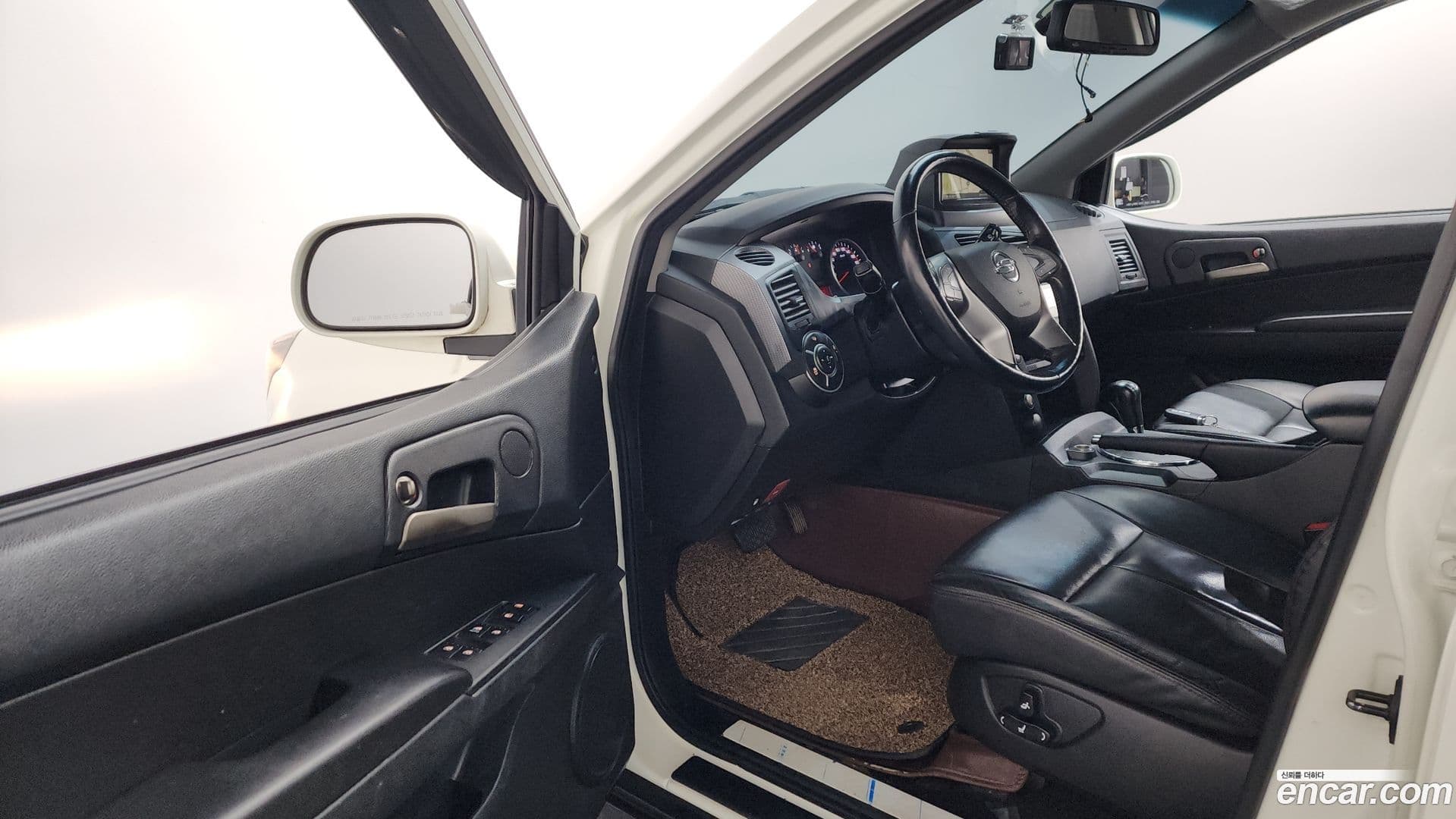 Main__Slider__Photo:KORANDO KG_Mobility_Ssangyong 2015.3-9