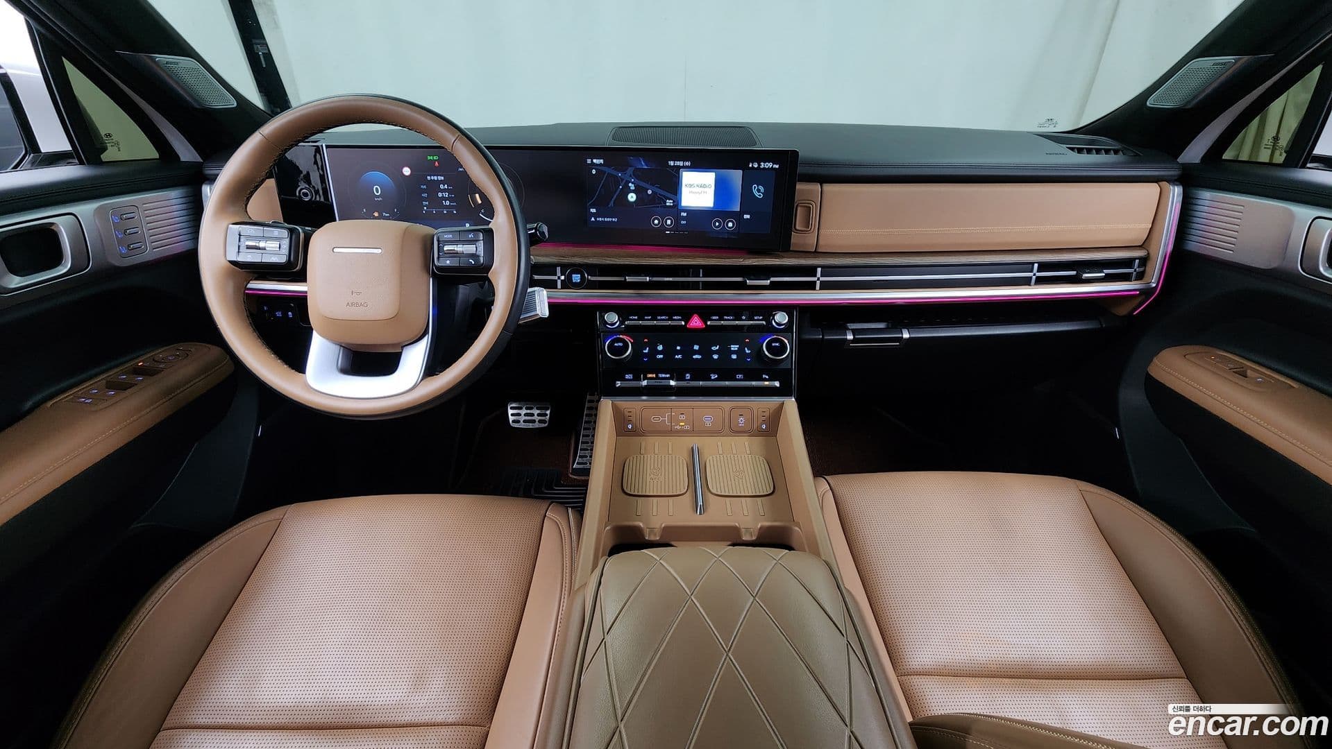 Main__Slider__Photo:Santafe Hyundai 2023.9-6