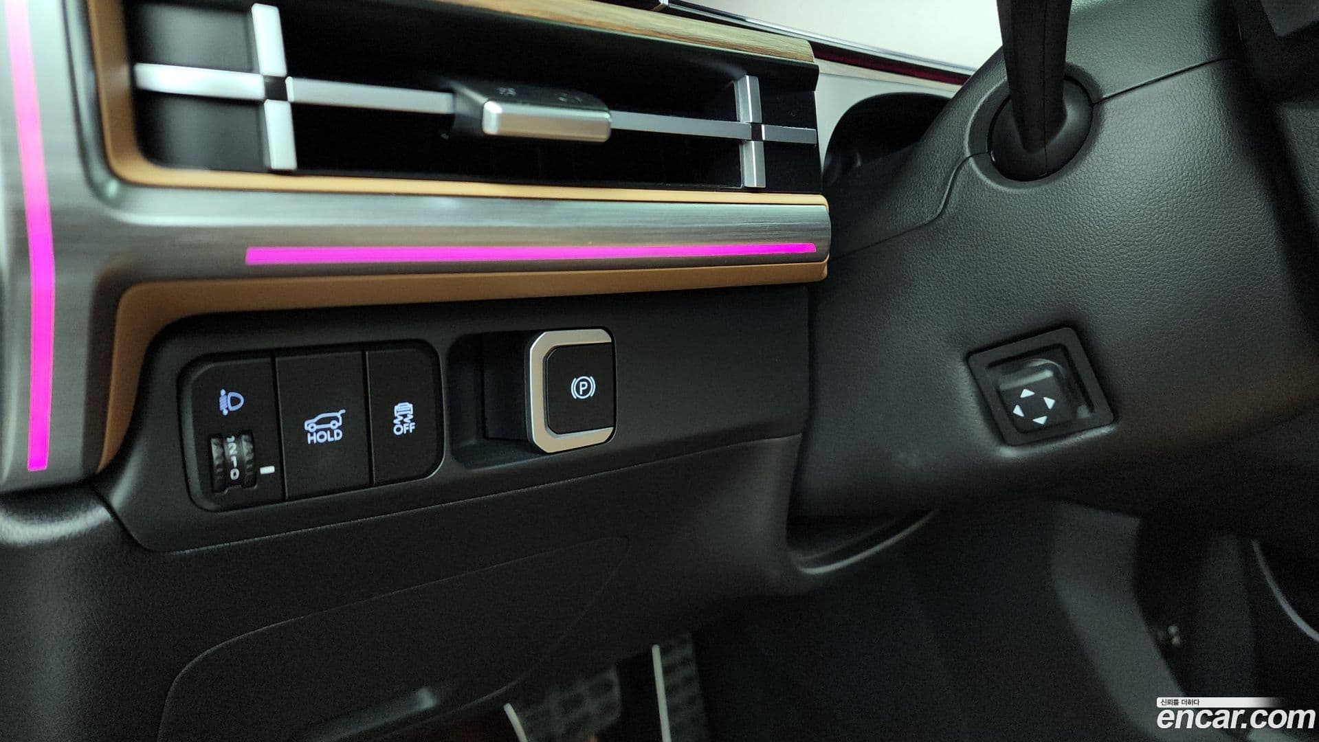 Main__Slider__Photo:Santafe Hyundai 2023.9-15