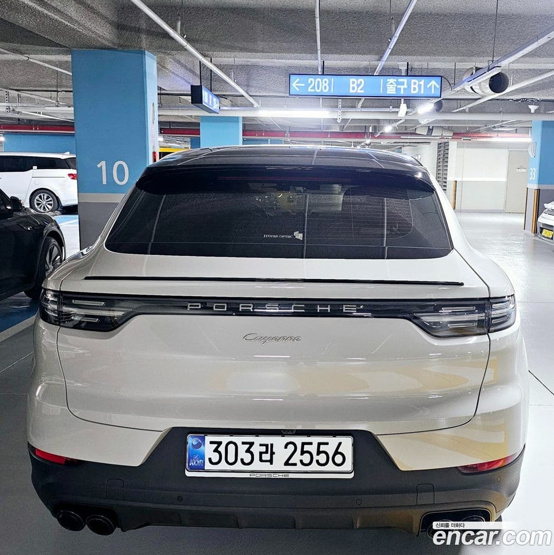 Main__Slider__Photo:Cayenne Porsche 2022.1-3