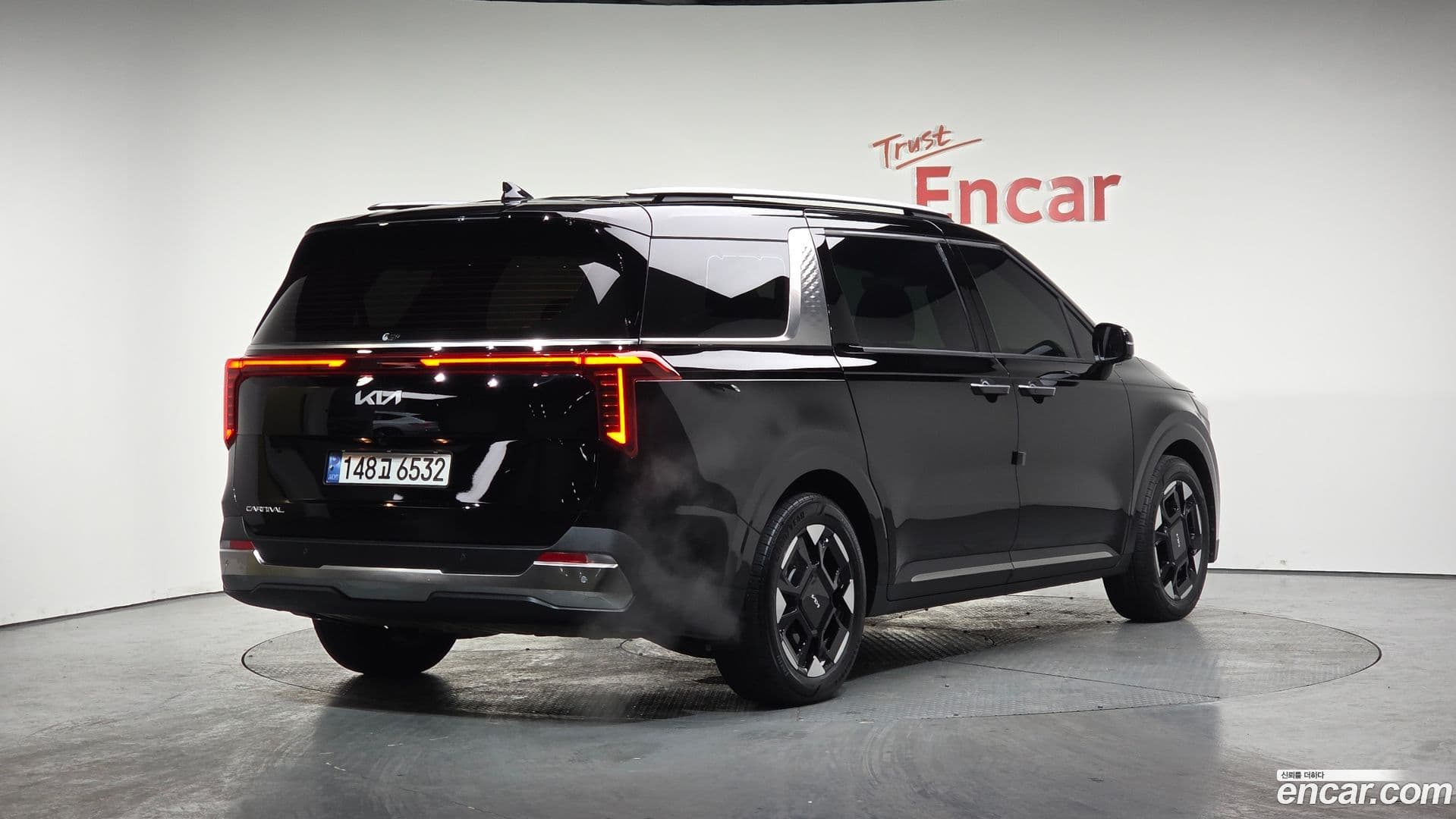 Main__Slider__Photo:Canival Kia 2024.10-1