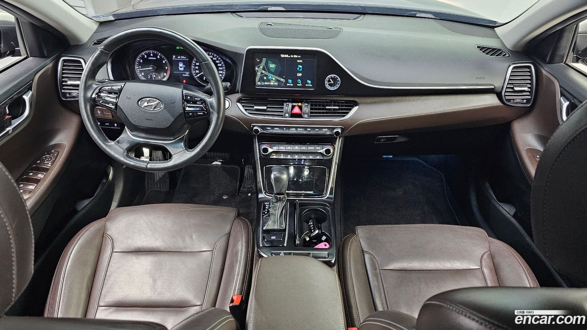 Main__Slider__Photo:Grandeur Hyundai 2017.4-6