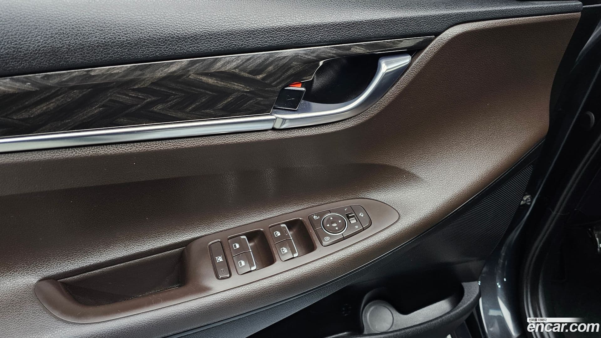 Main__Slider__Photo:Grandeur Hyundai 2017.4-15