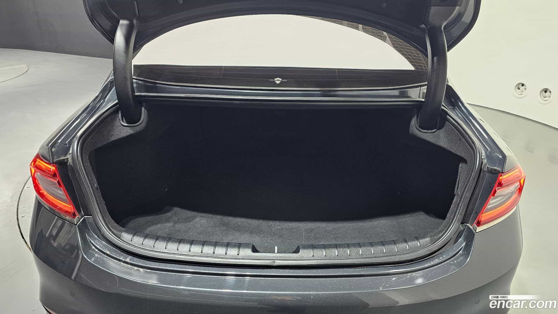 Grandeur Hyundai 2017.4-OPTION-024