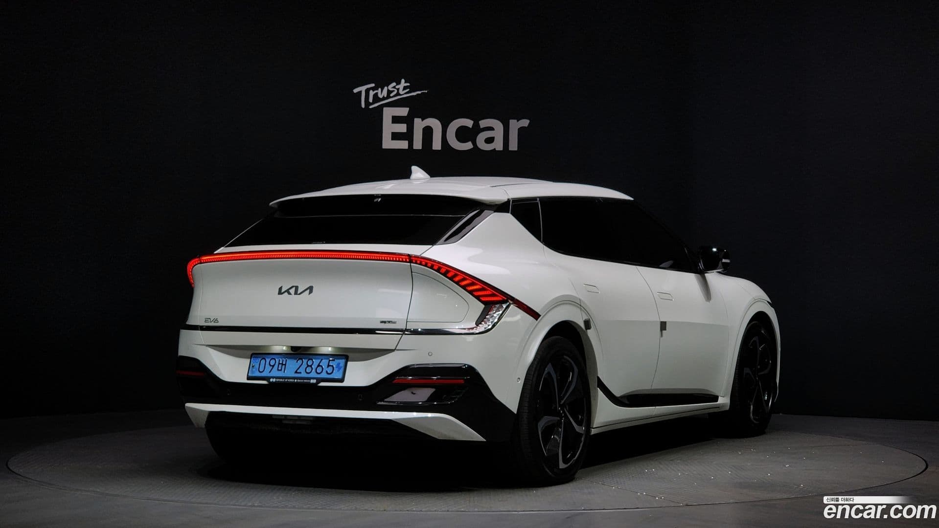 Main__Slider__Photo:EV6 Kia 2021.7-1