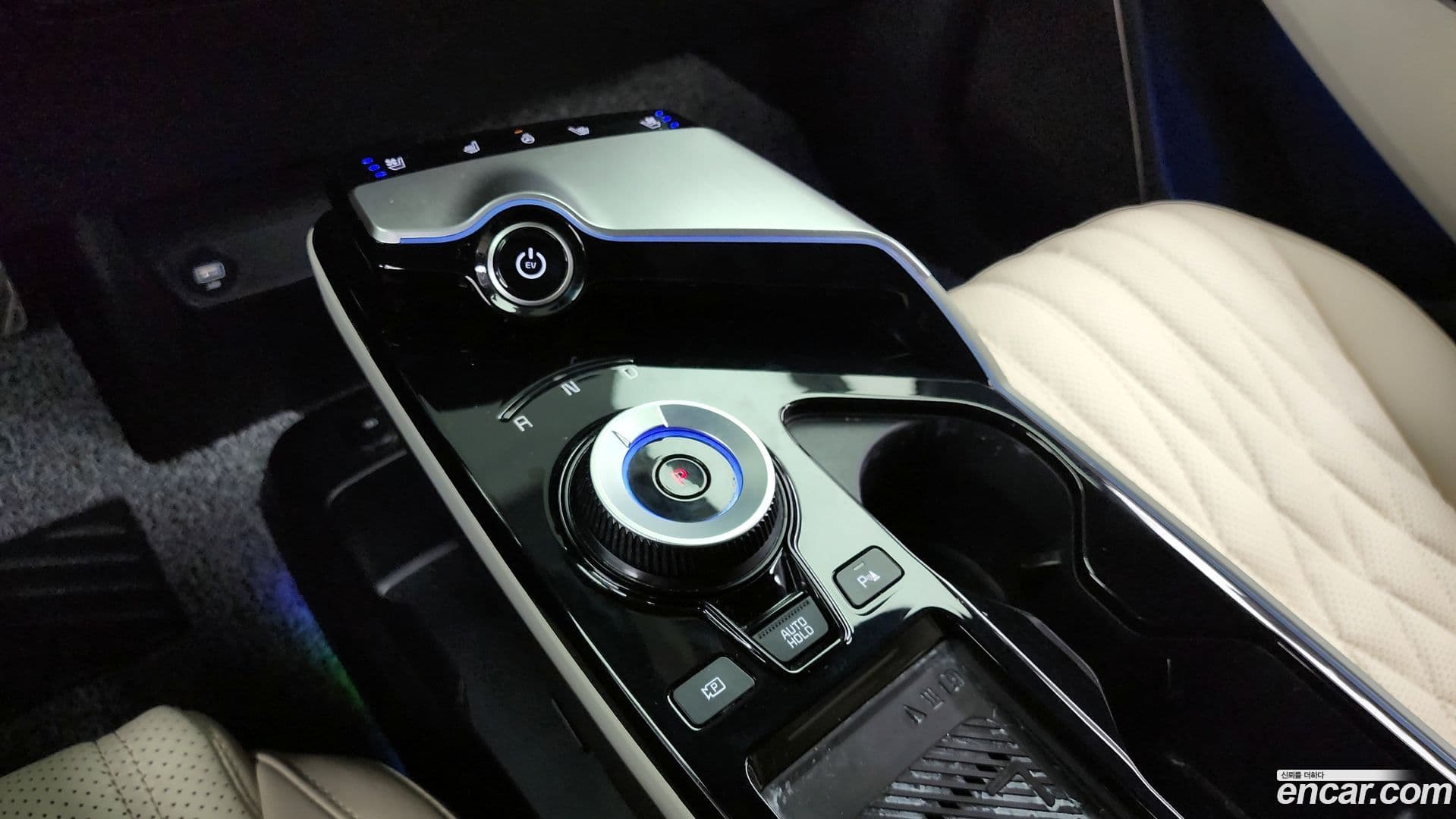 Main__Slider__Photo:EV6 Kia 2021.7-8