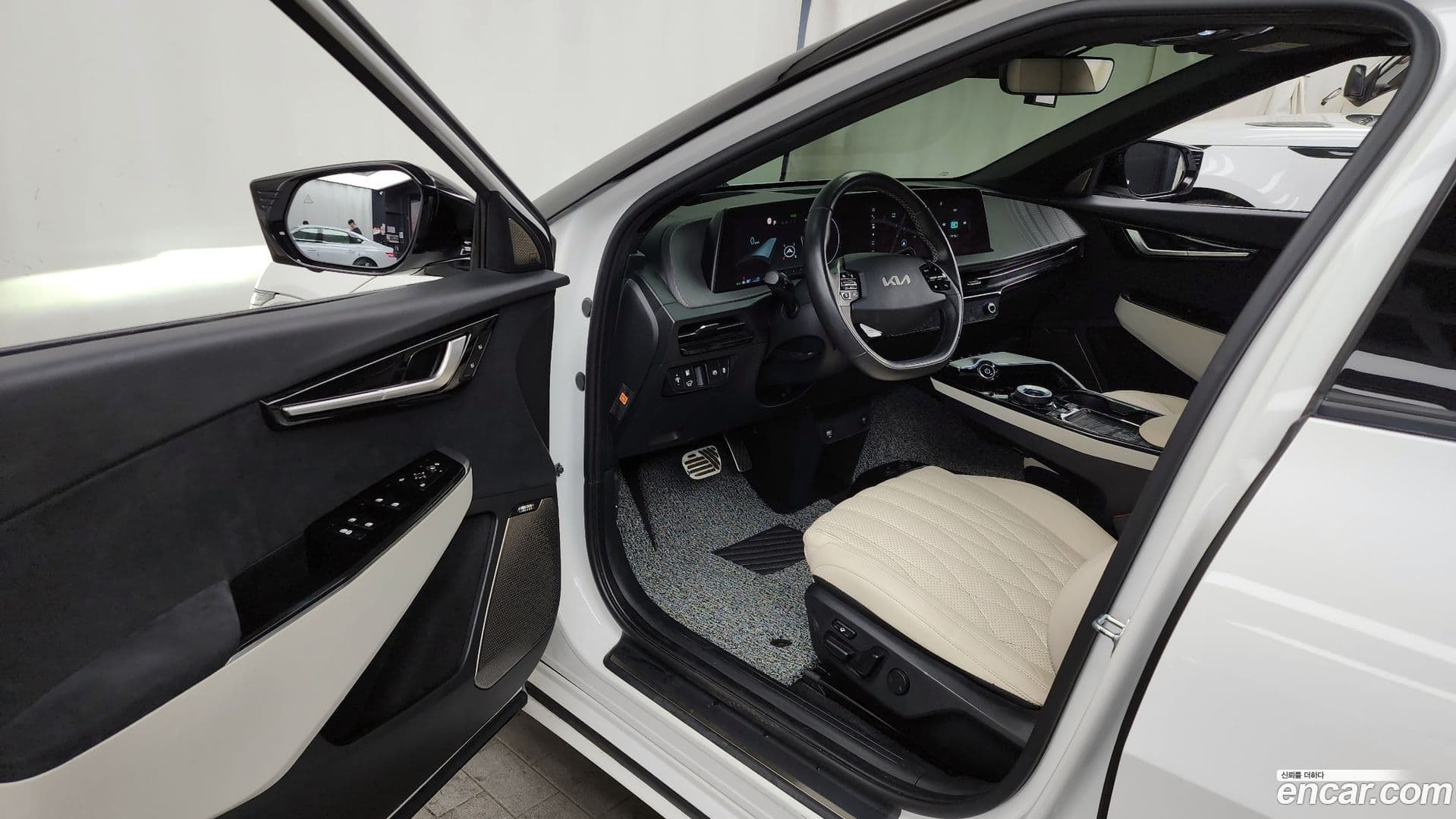 Main__Slider__Photo:EV6 Kia 2021.7-9