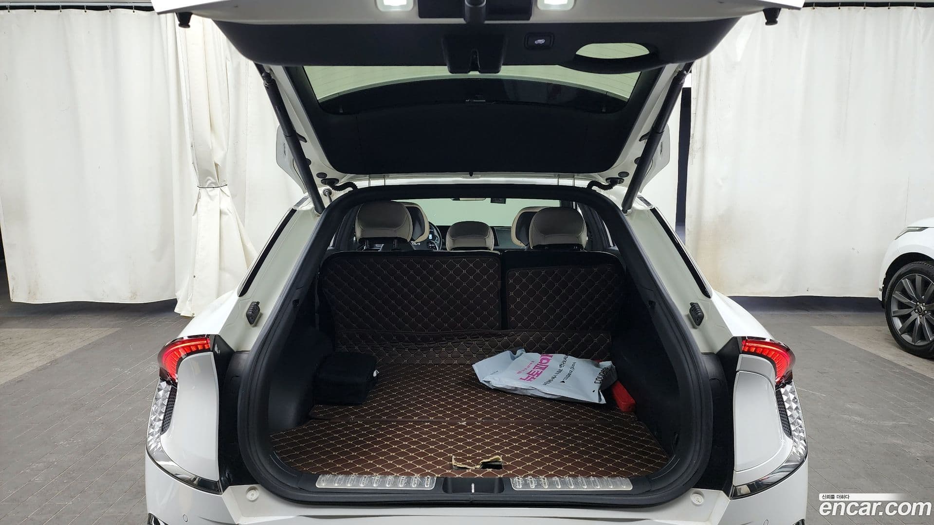 Main__Slider__Photo:EV6 Kia 2021.7-19