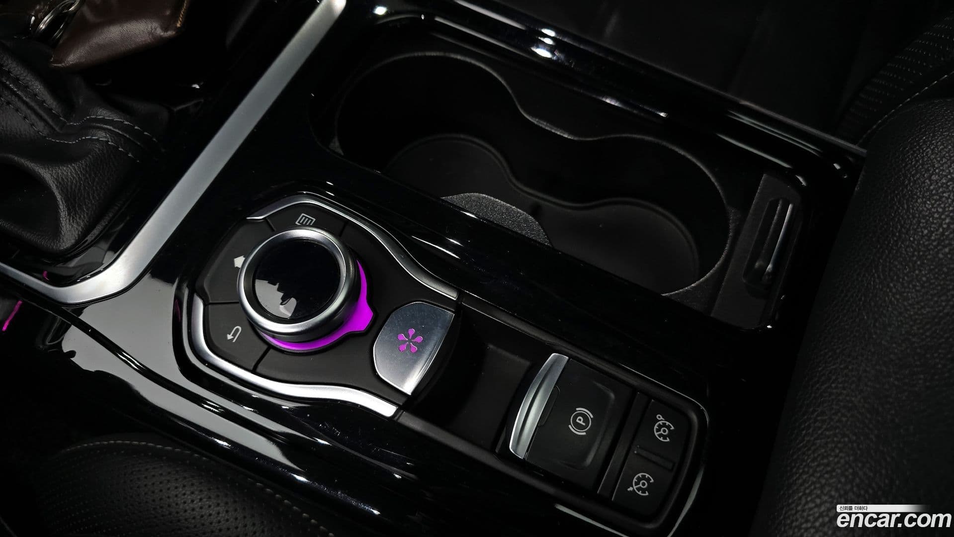 Main__Slider__Photo:SM6 Renault-KoreaSamsung 2017.5-16