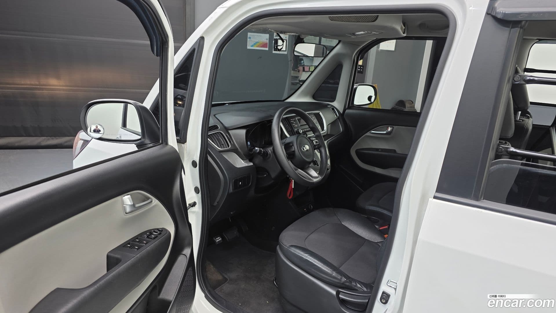 Main__Slider__Photo:RAY Kia 2021.5-9