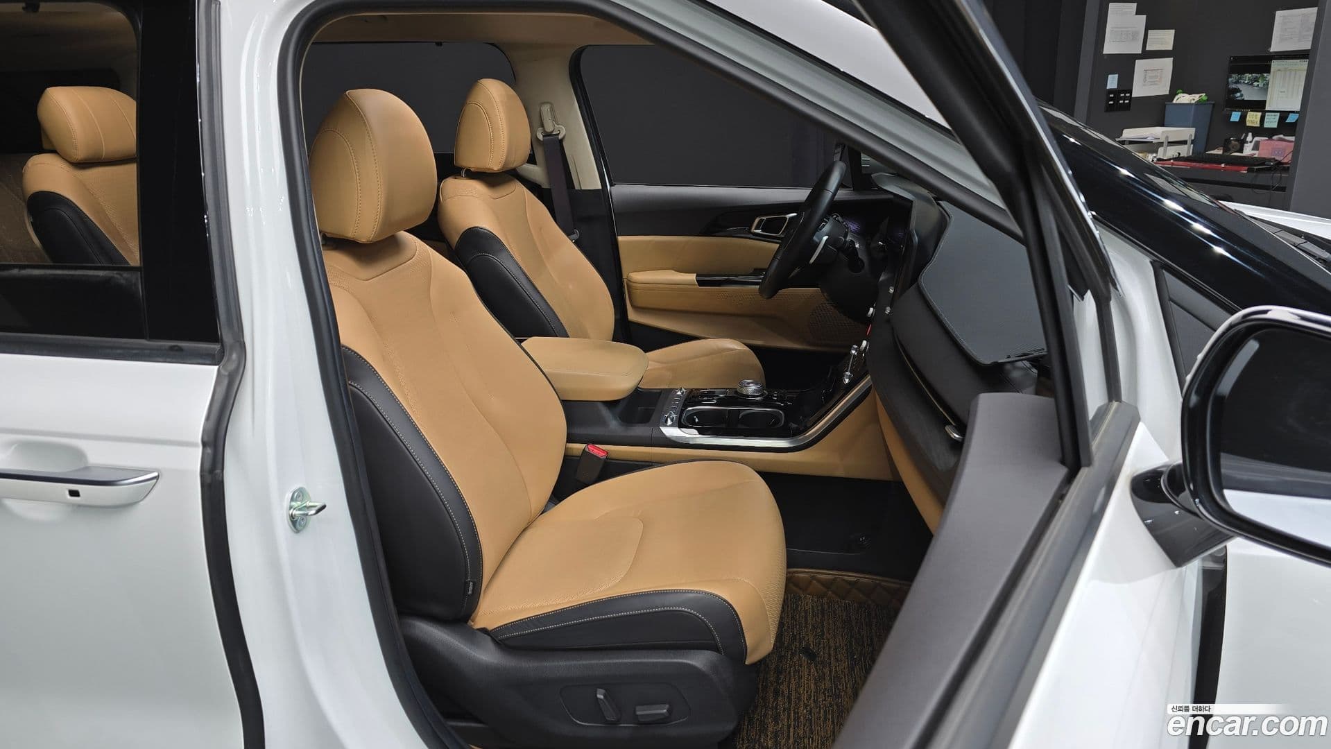 Main__Slider__Photo:Canival Kia 2023.7-11