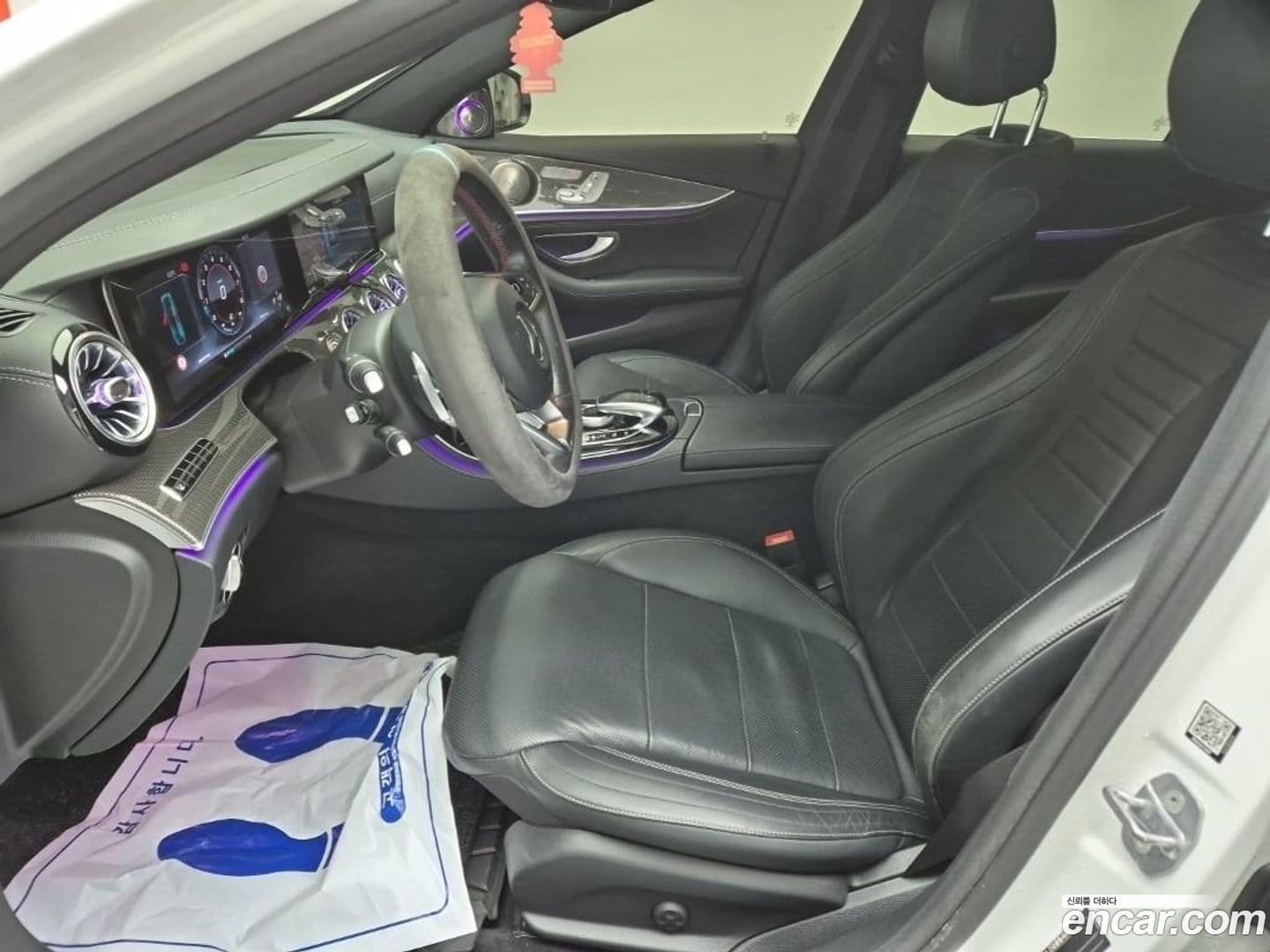 Main__Slider__Photo:E-Class Mercedes-Benz 2017.6-11