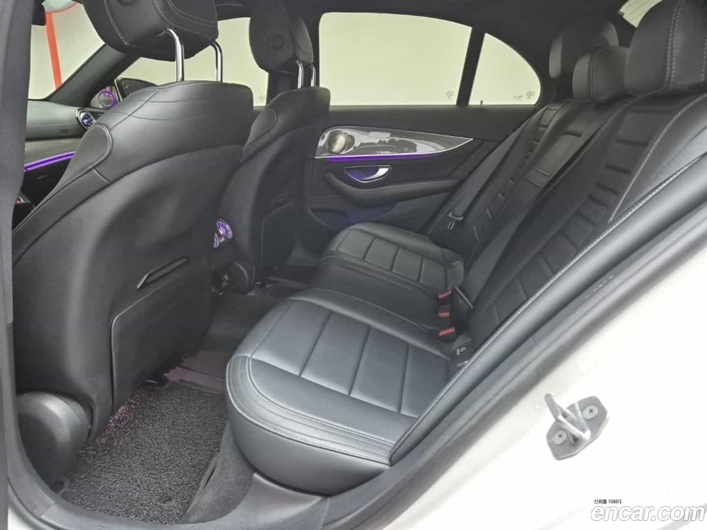 E-Class Mercedes-Benz 2017.6-OPTION-017