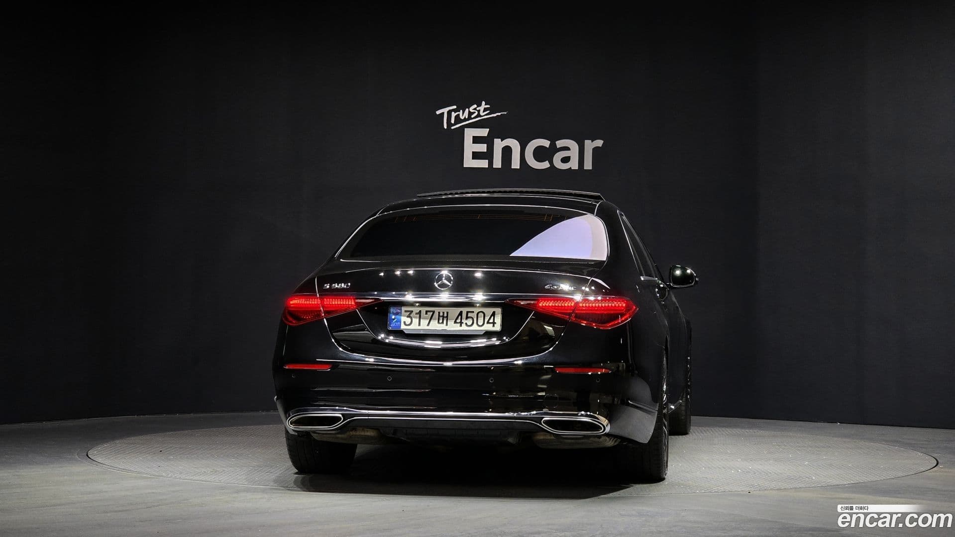 Main__Slider__Photo:S-Class Mercedes-Benz 2021.10-3