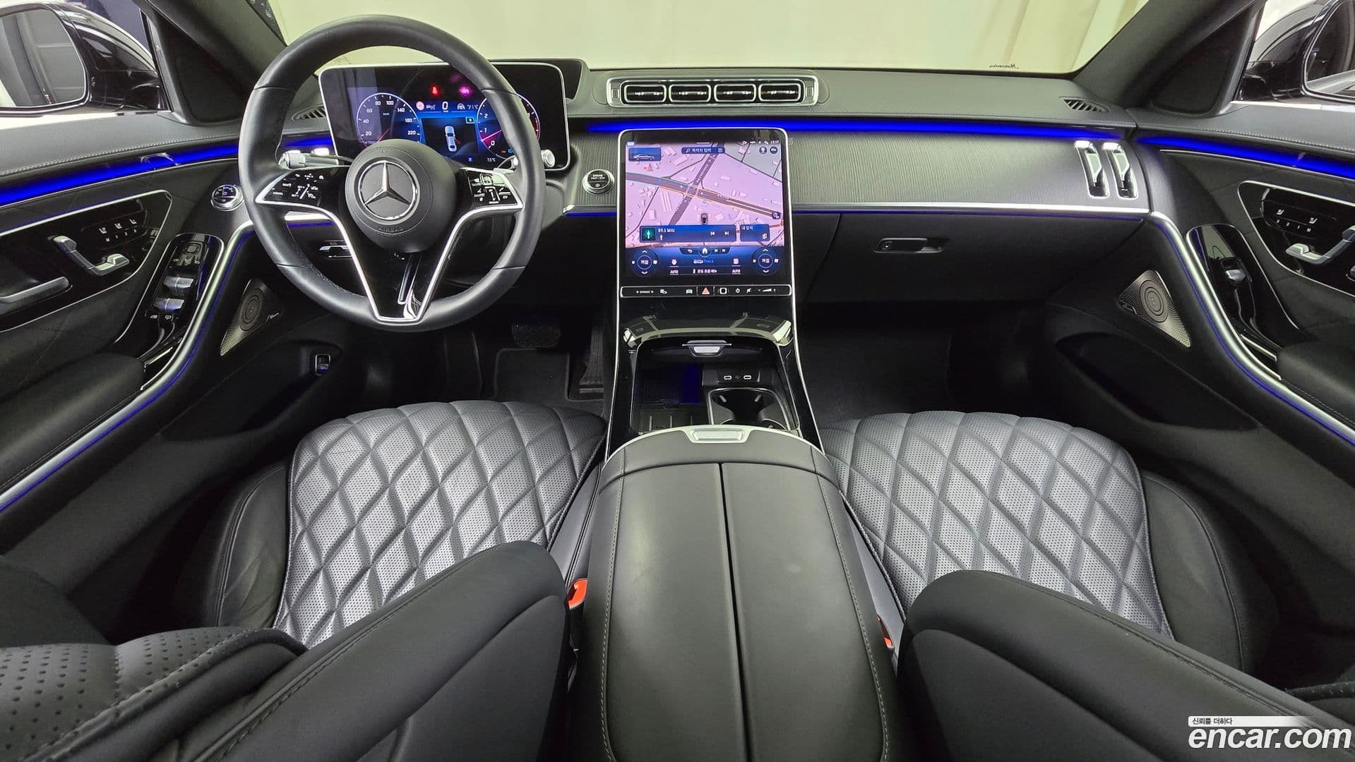 Main__Slider__Photo:S-Class Mercedes-Benz 2021.10-6