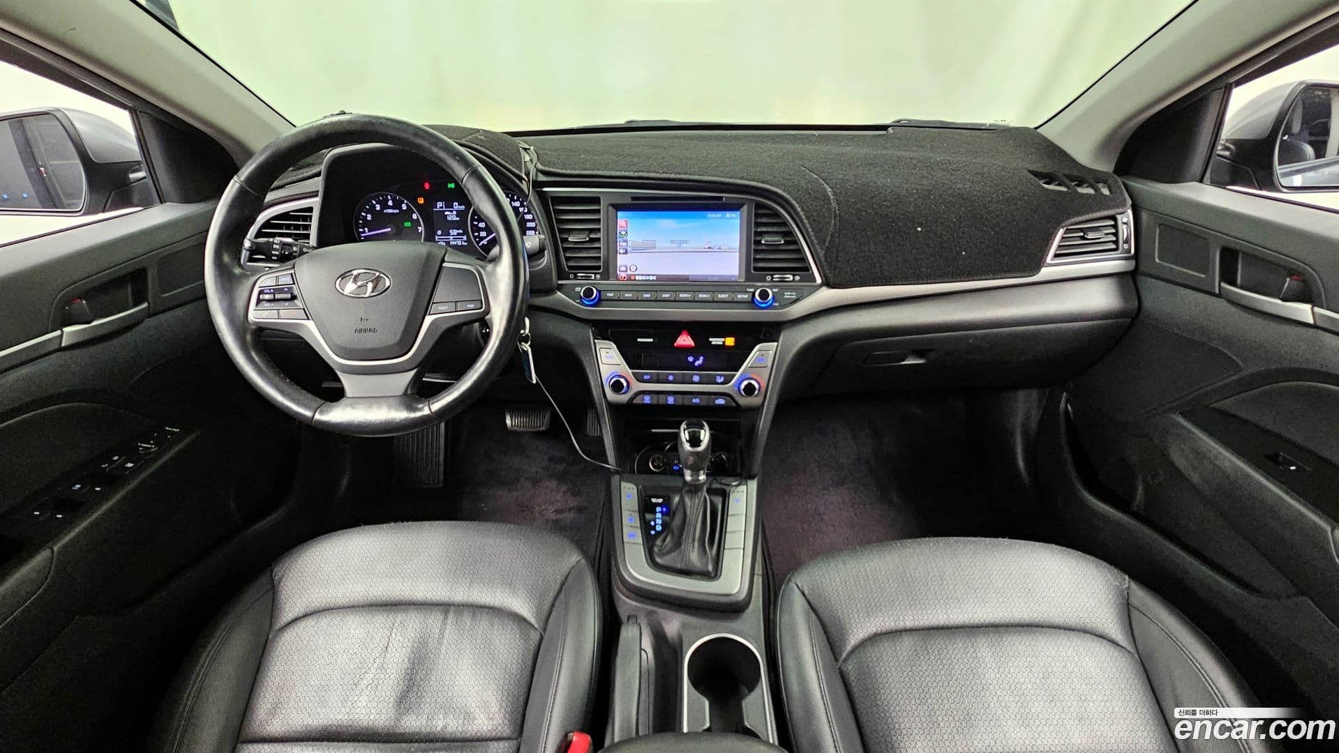 Main__Slider__Photo:AVANTE Hyundai 2016.2-6