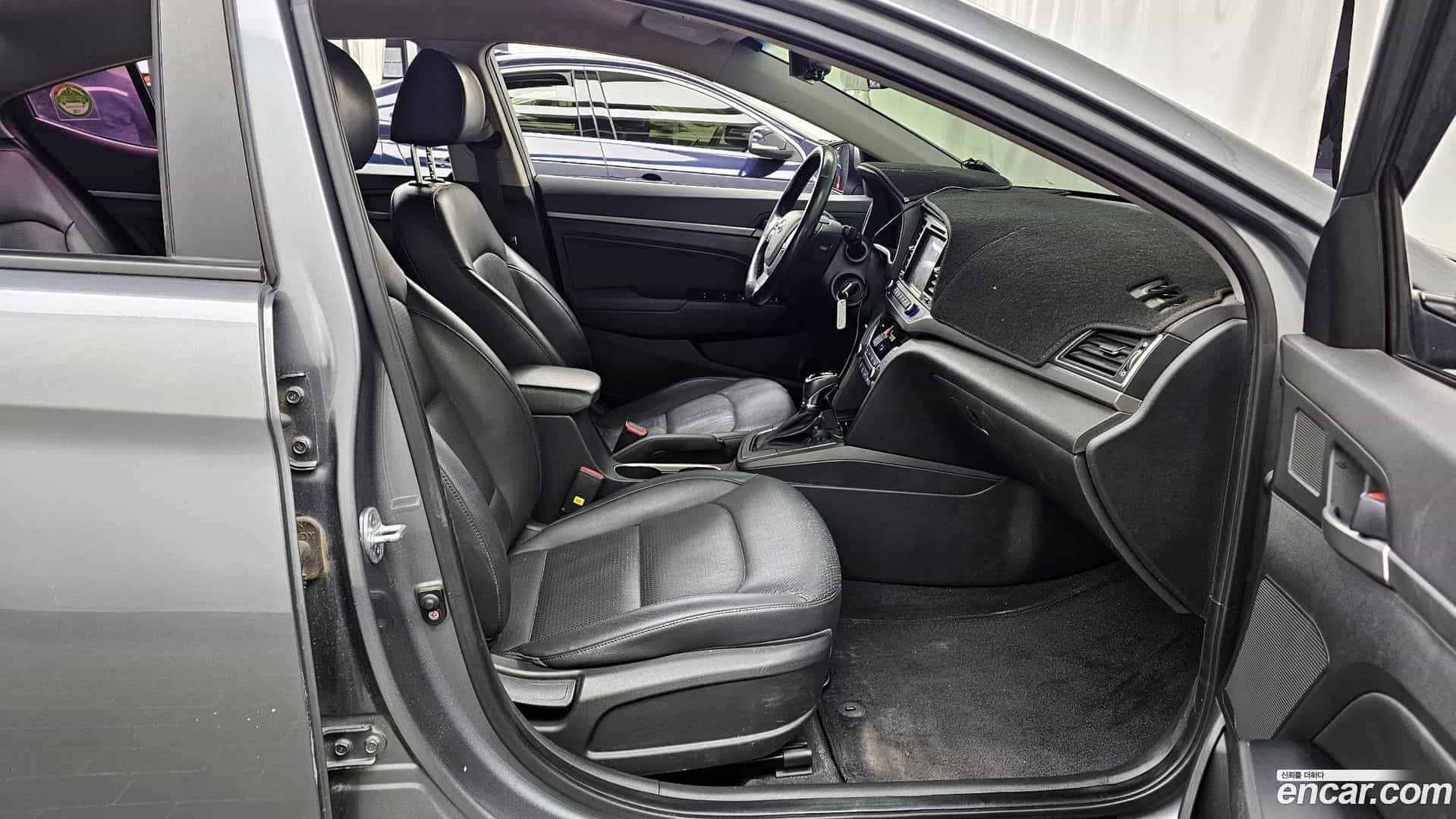 AVANTE Hyundai 2016.2-OPTION-015