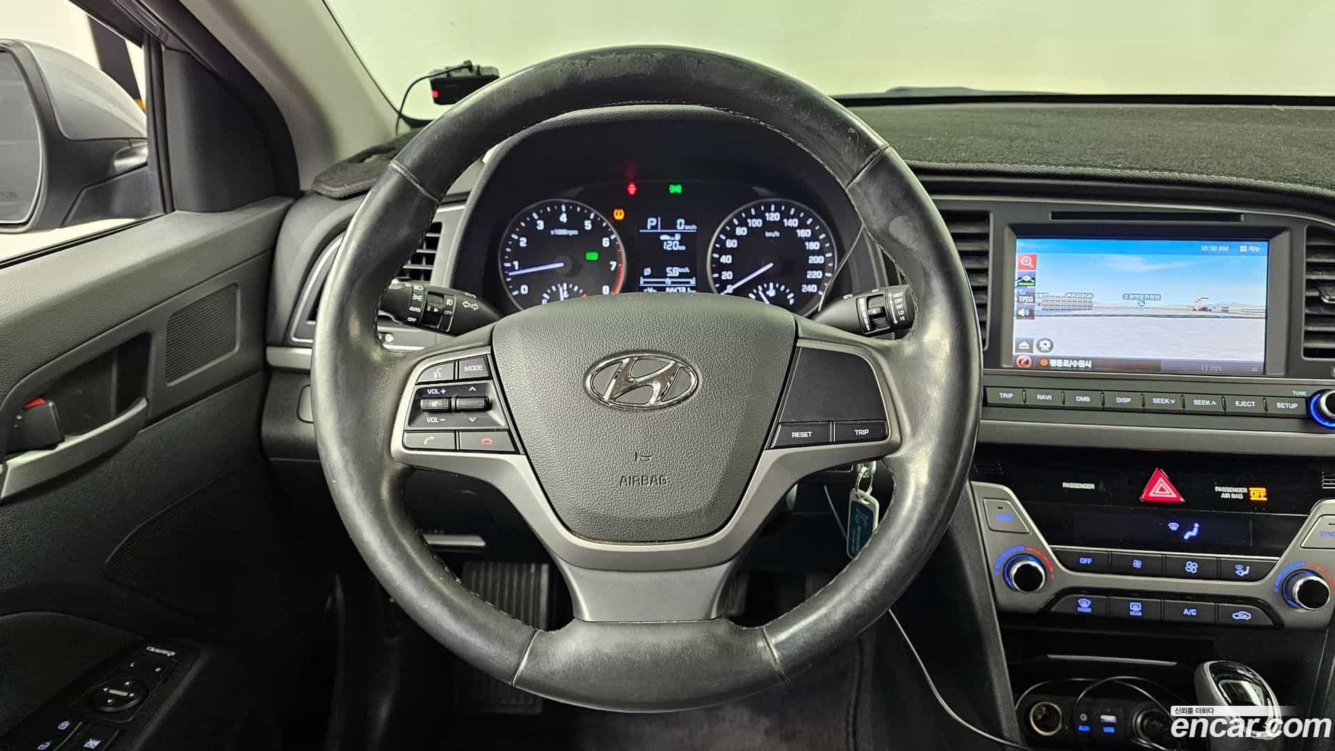 AVANTE Hyundai 2016.2-OPTION-017