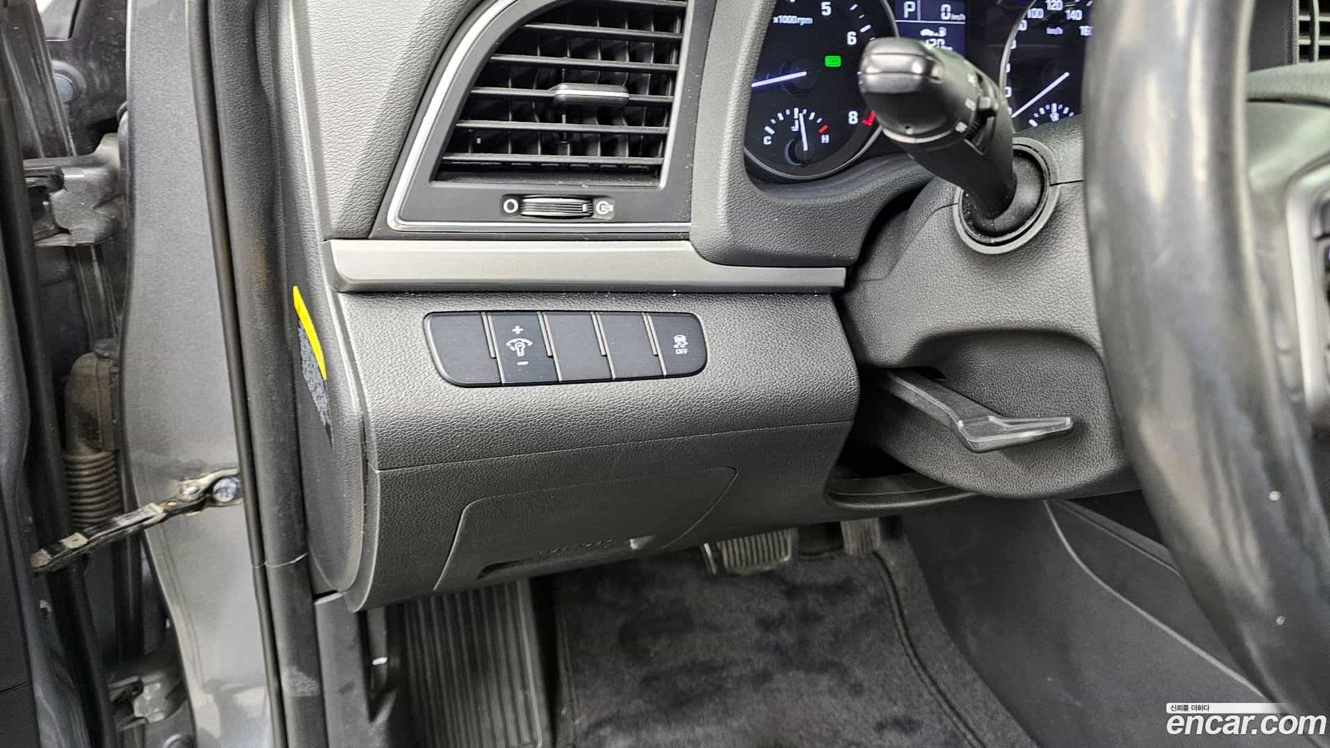 AVANTE Hyundai 2016.2-OPTION-020