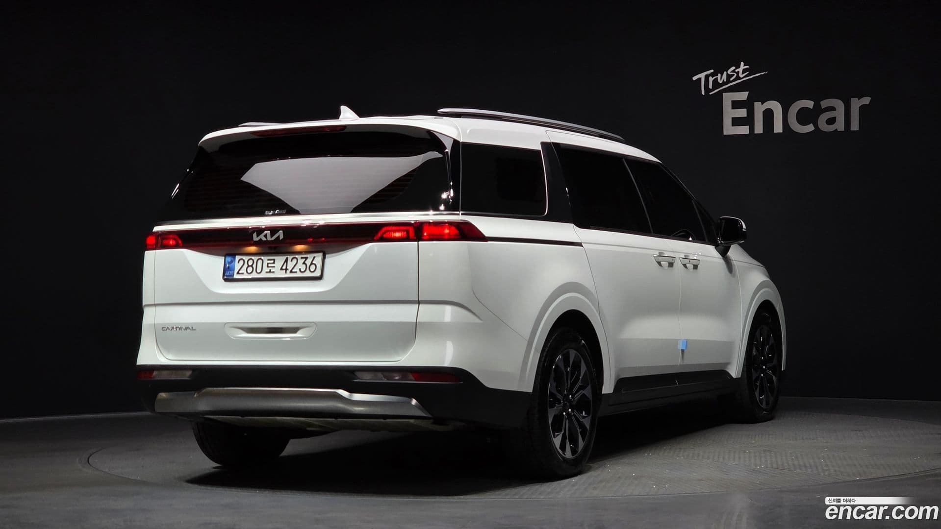 Main__Slider__Photo:Canival Kia 2021.8-1