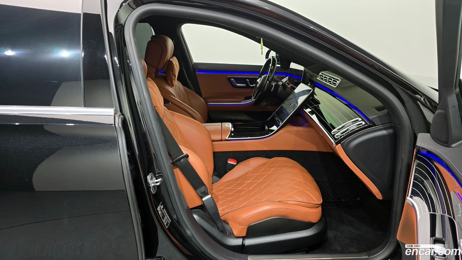 Main__Slider__Photo:S-Class Mercedes-Benz 2022.4-10